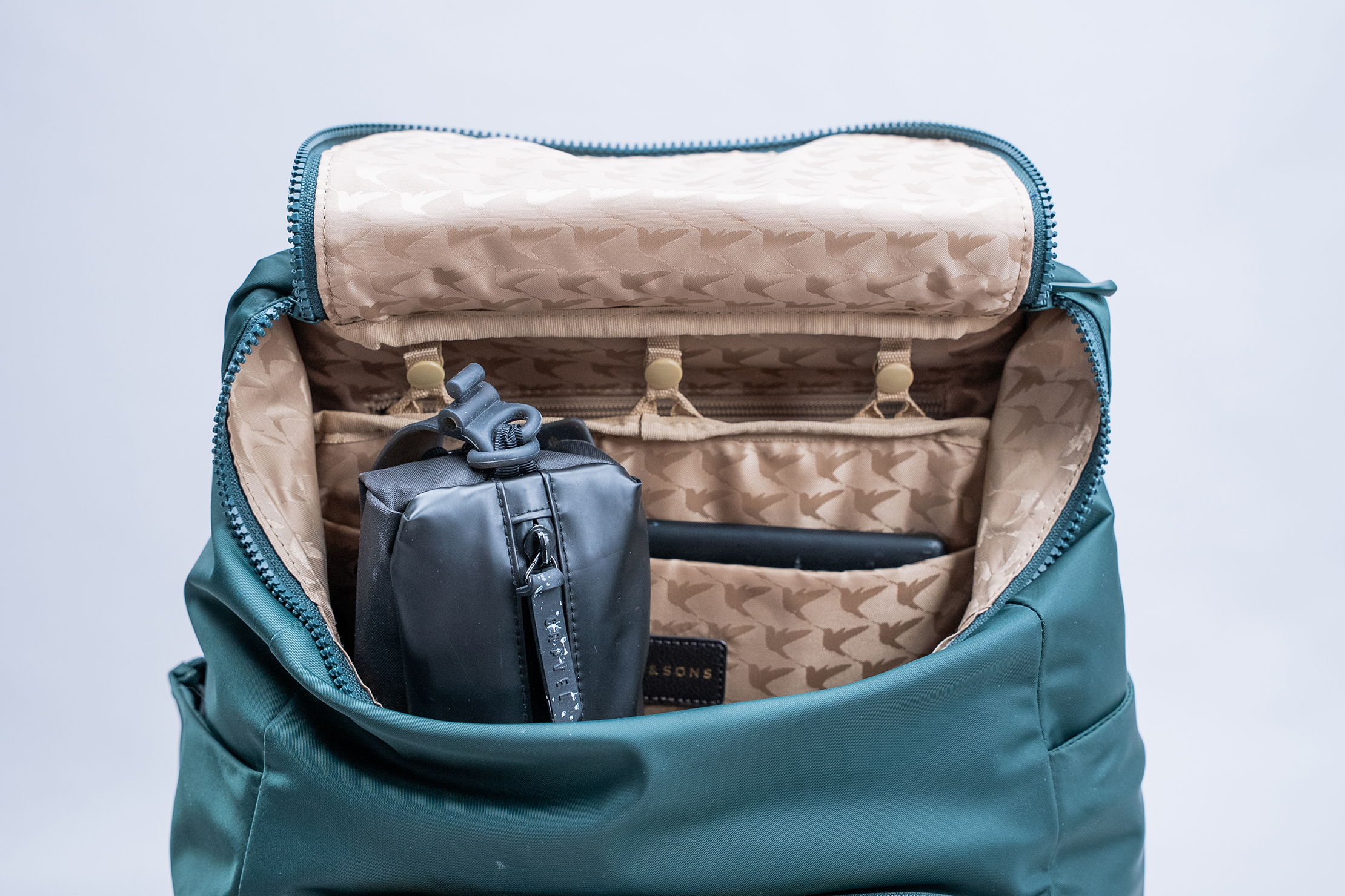 Lo & Sons Melrose Rucksack Stuffed