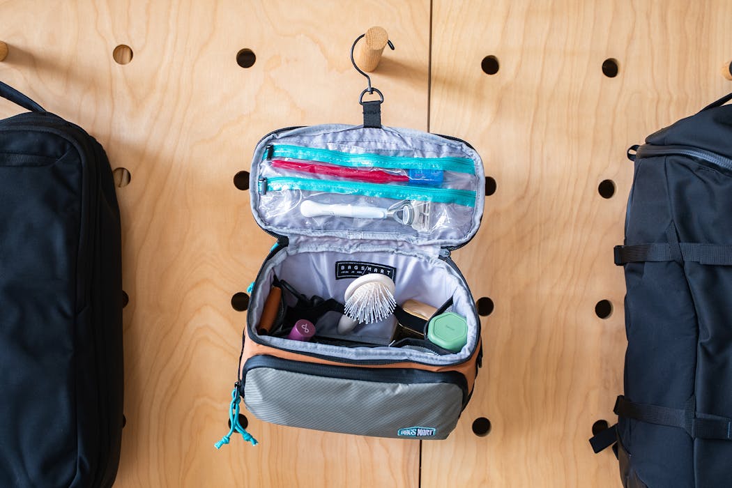 BAGSMART Blast 4.5L Hanging Toiletry Bag Review