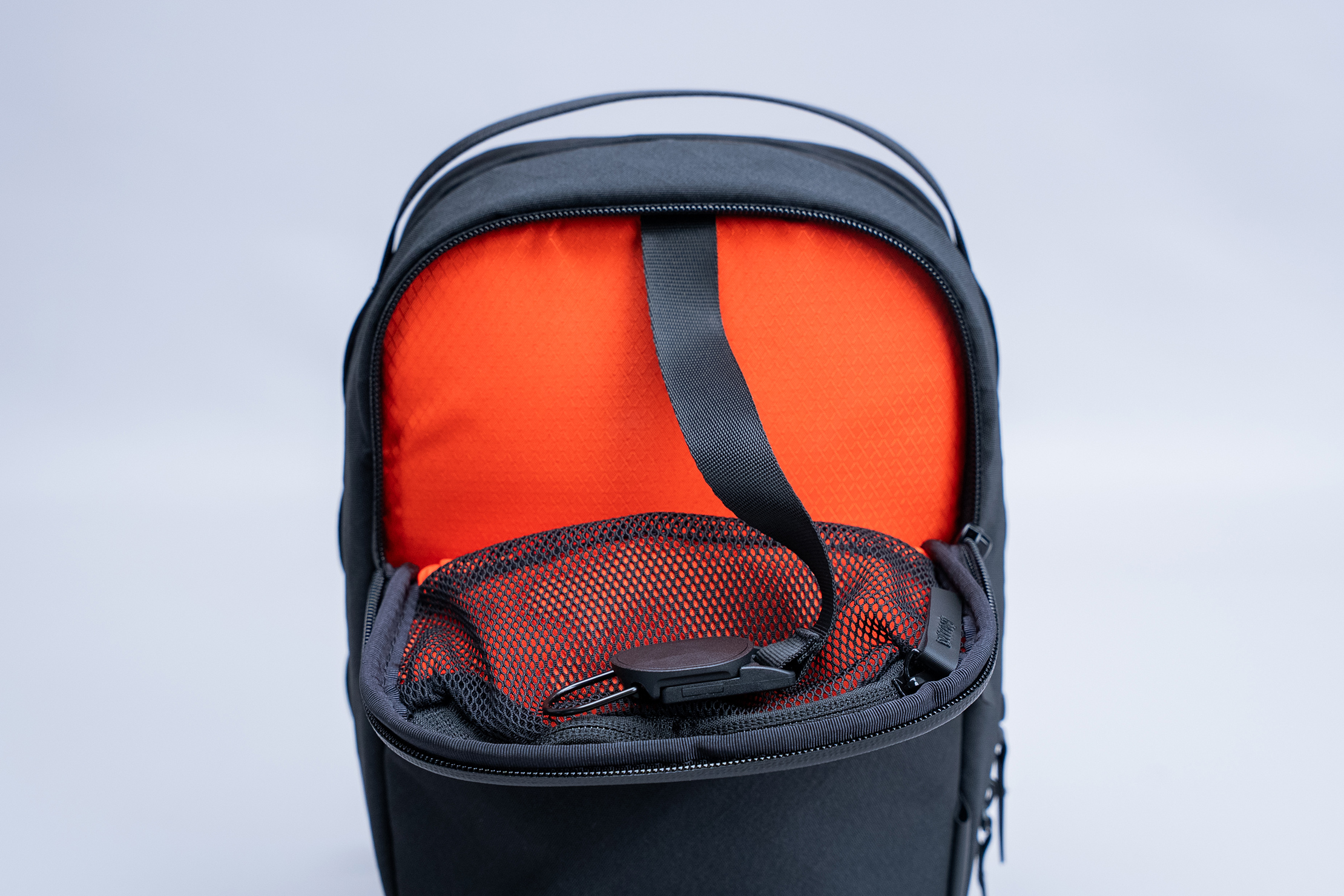 ALPAKA Metro Sling Max Keyleash