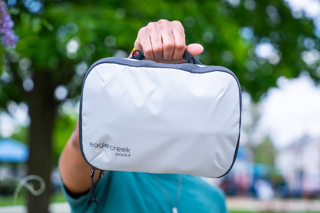 Eagle Creek Pack-It Reveal E-Tools Organizer Pro Showcase