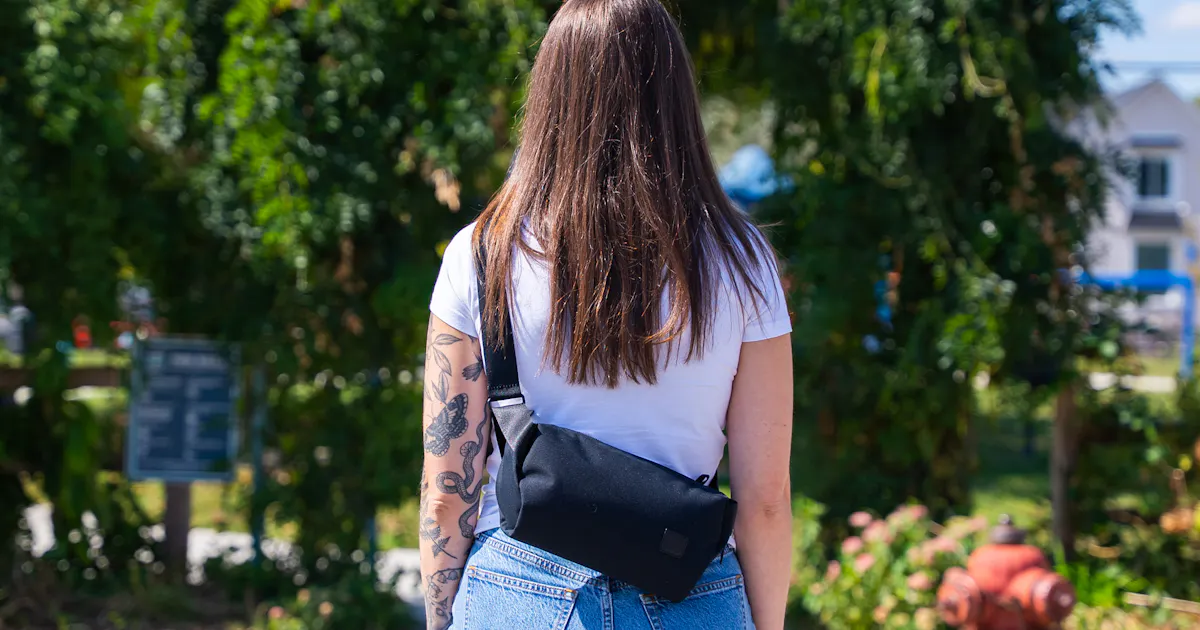 Bellroy Classic Sling (5 l klassieke minimalistische schoudertas met interne organisatie, verstelbare riem en zelfsamendrukkende vouw), Butterscotch, Eén maat, Classic Sling 5L Bellroy Classic Sling (5 l klassieke minimalistische schoudertas met interne organisatie, verstelbare riem en zelfsamendrukkende vouw), Butterscotch, Eén maat, Classic Sling 5L