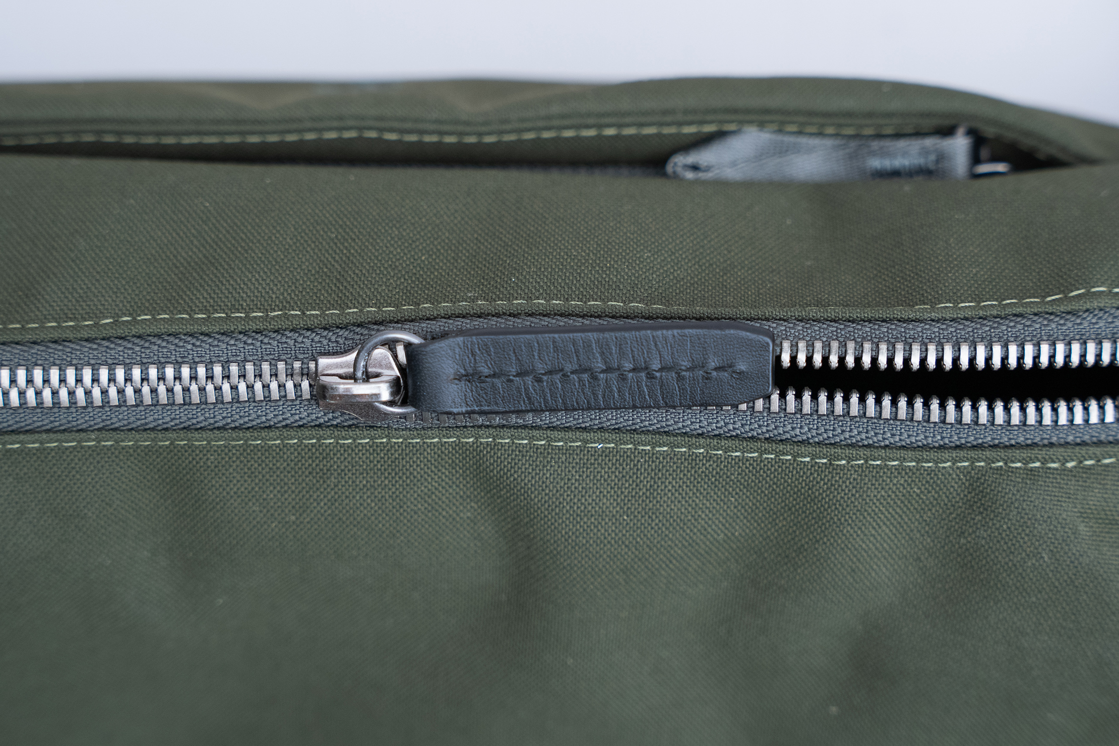 Bellroy Classic Sling 7L Zipper