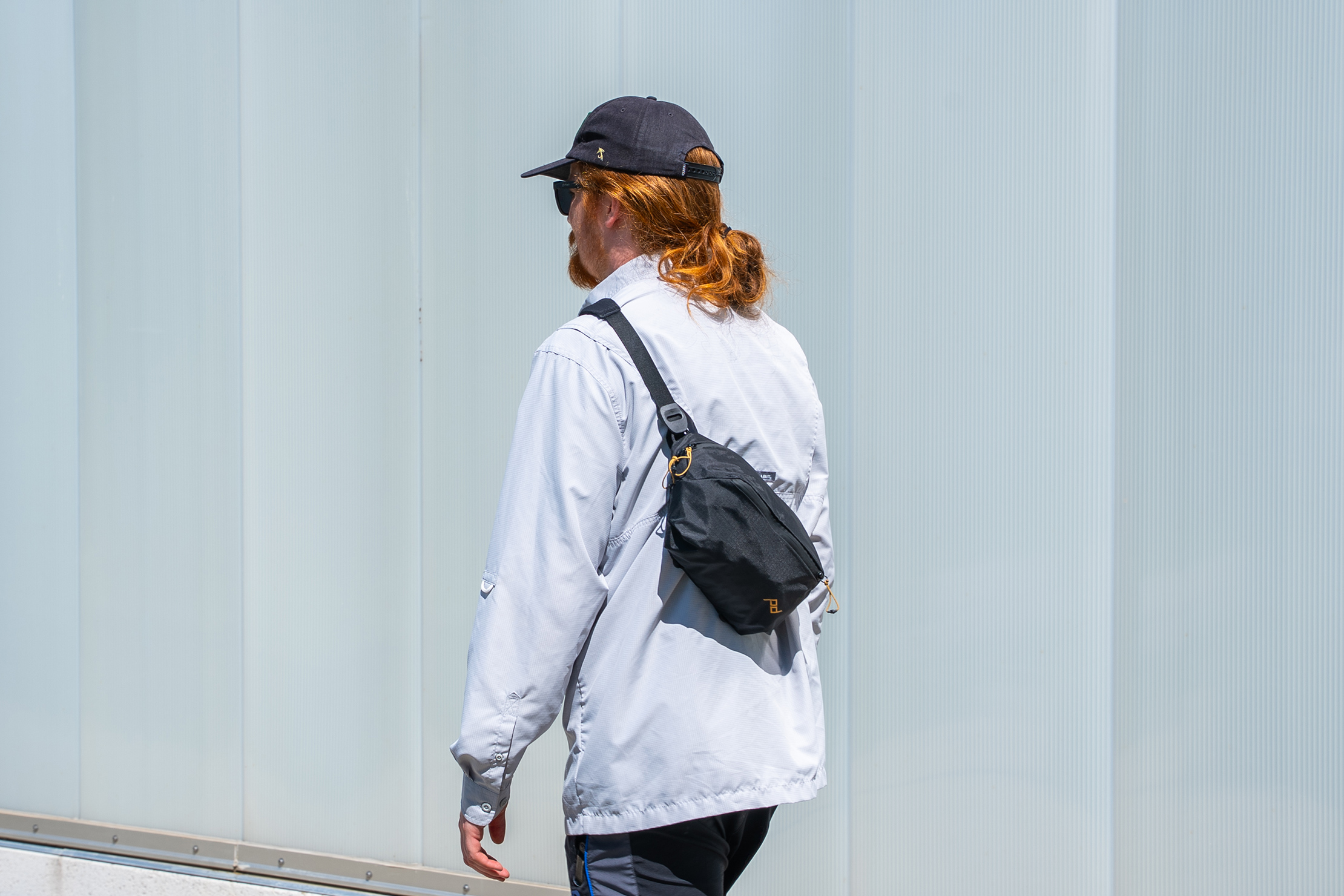 Peak Design Outdoor Sling 4L Back Candid