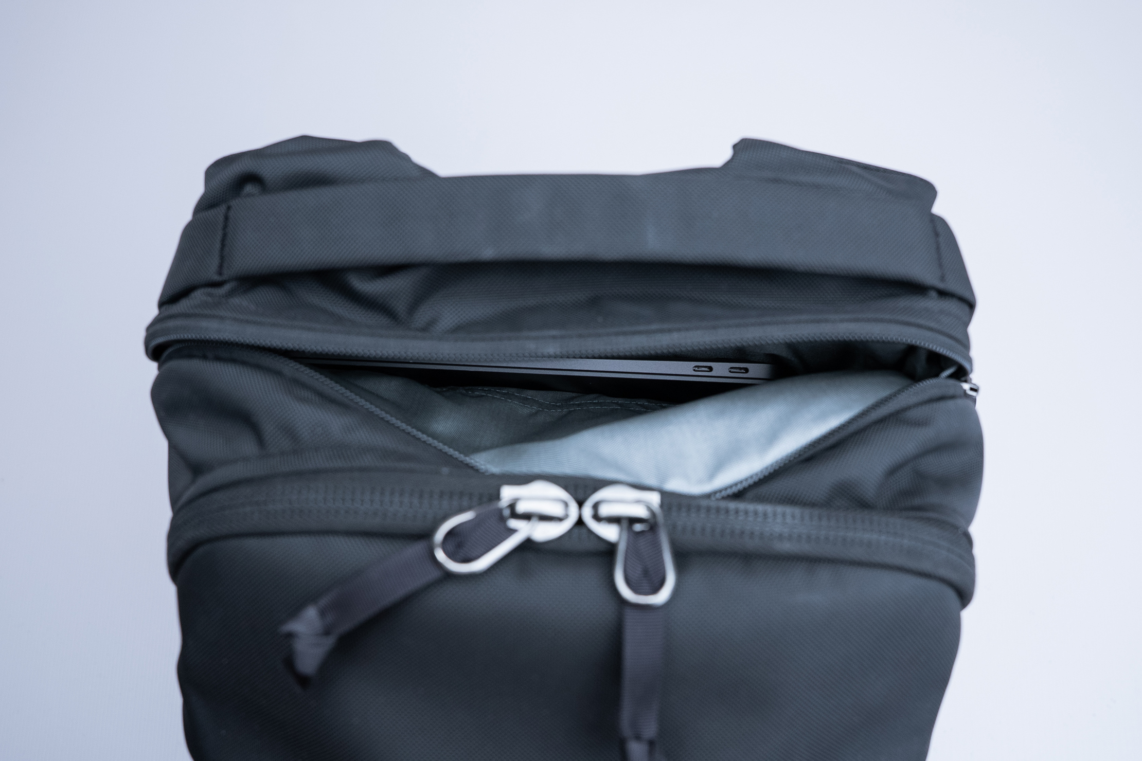 EVERGOODS CIVIC Half Zip 26L (V3) Laptop