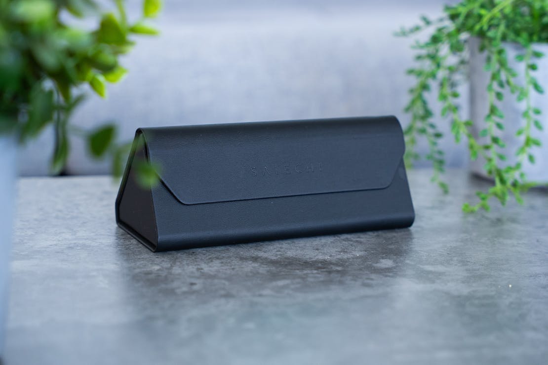 Satechi Vegan-Leather FindAll Glasses Case Review