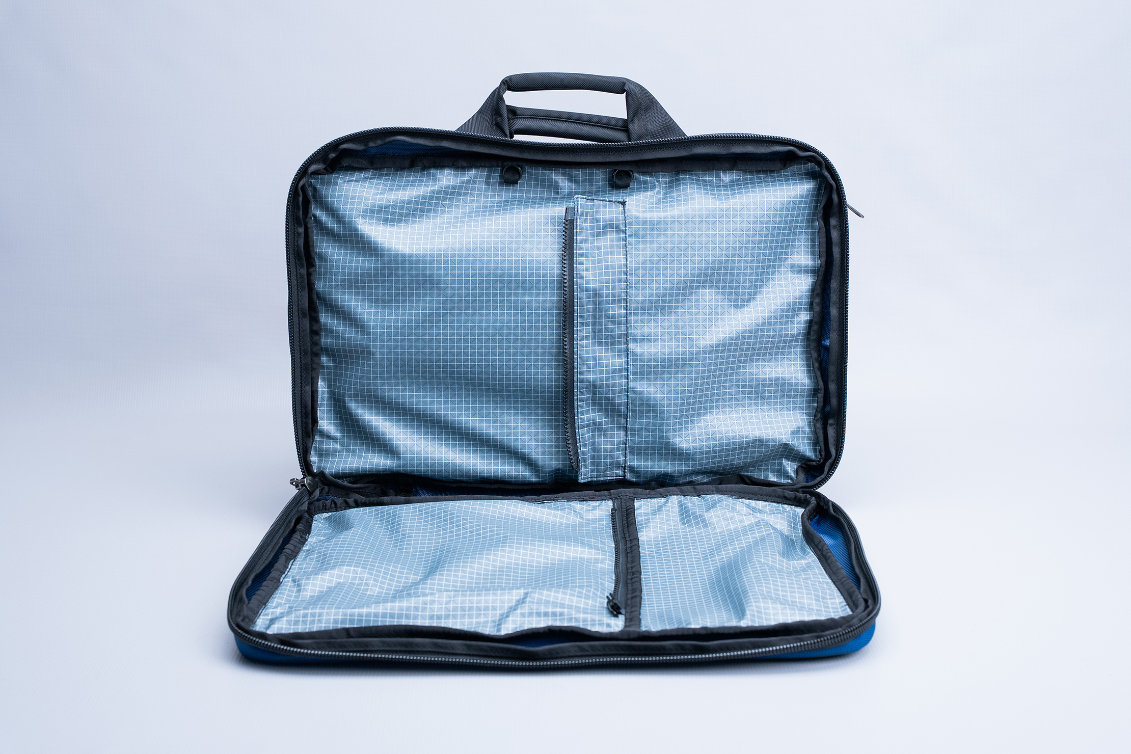TOM BIHN Tri-Star Compartment 1