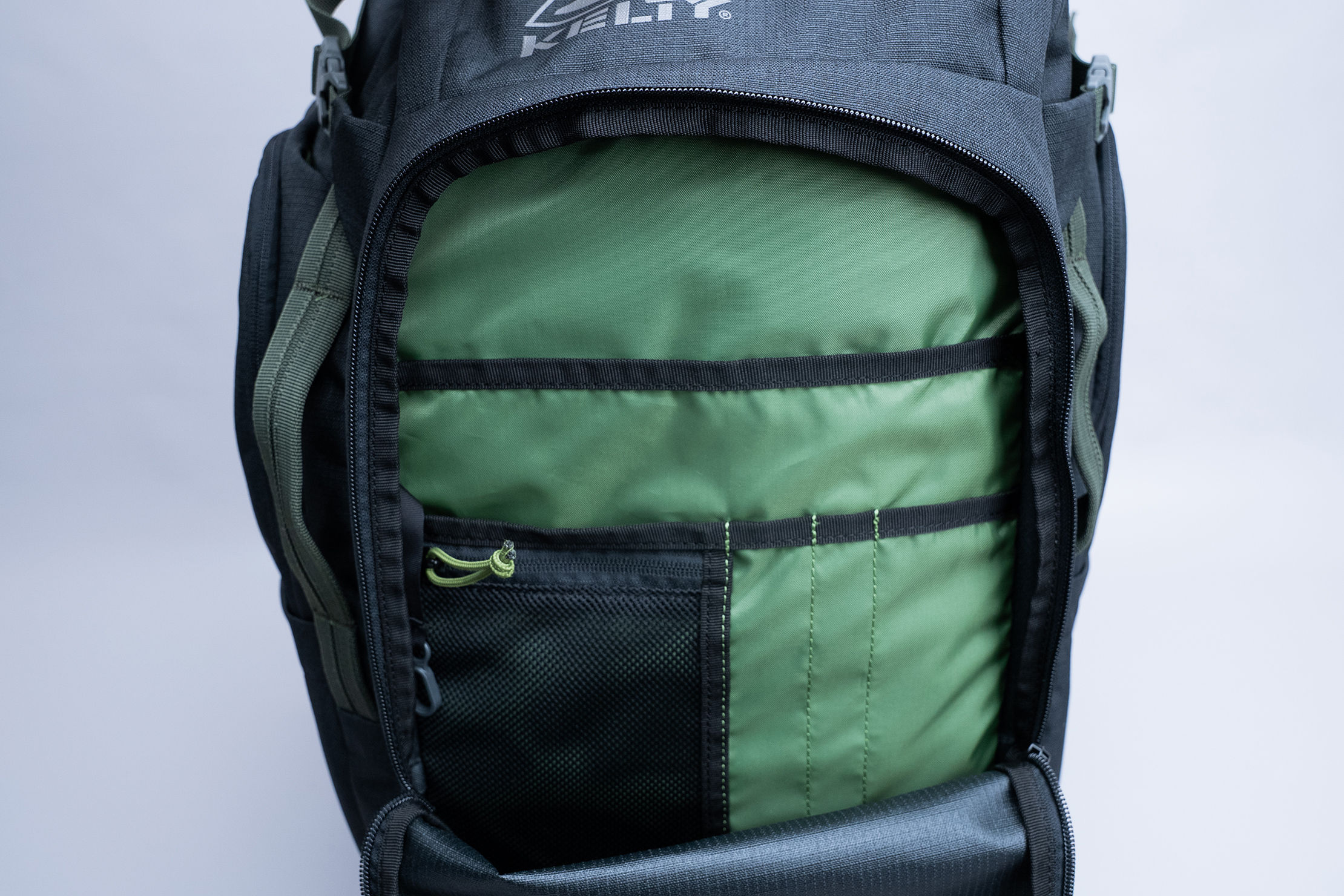 Kelty Redwing Traveler 40 Admin Panel