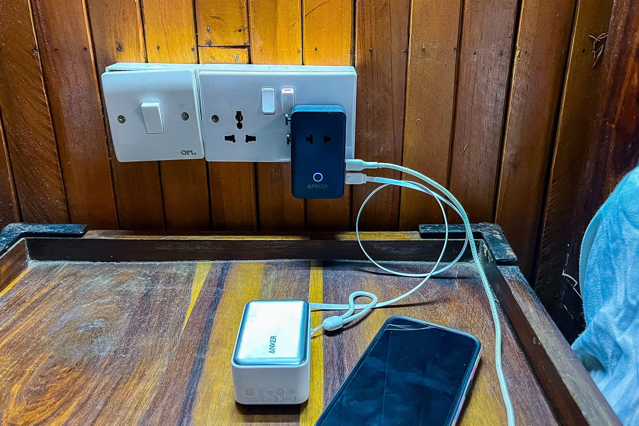 Anker Nano Travel Adapter Lauren Use