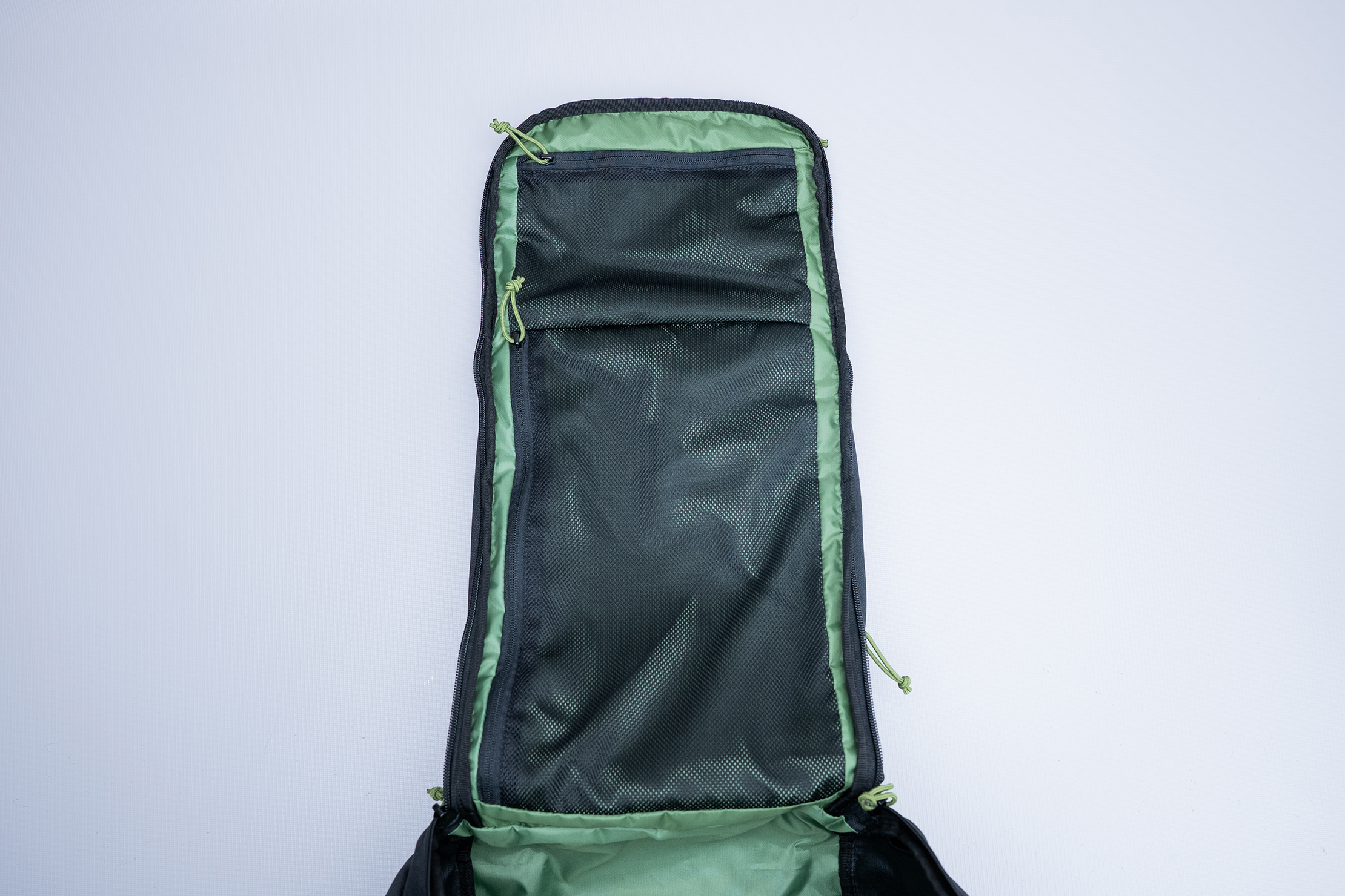 Kelty Redwing Traveler 40 Mesh Pockets