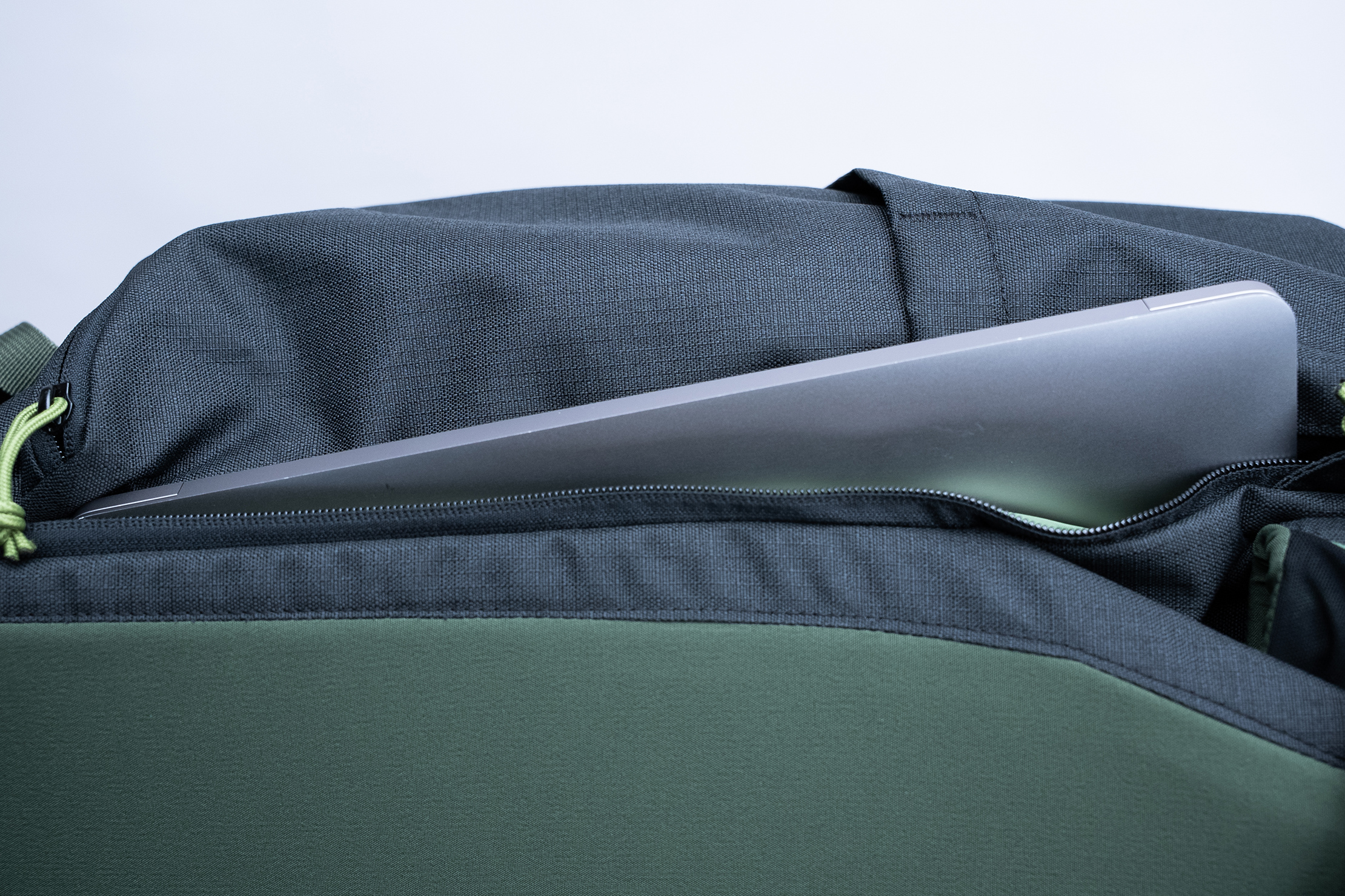 Kelty Redwing Traveler 40 Laptop