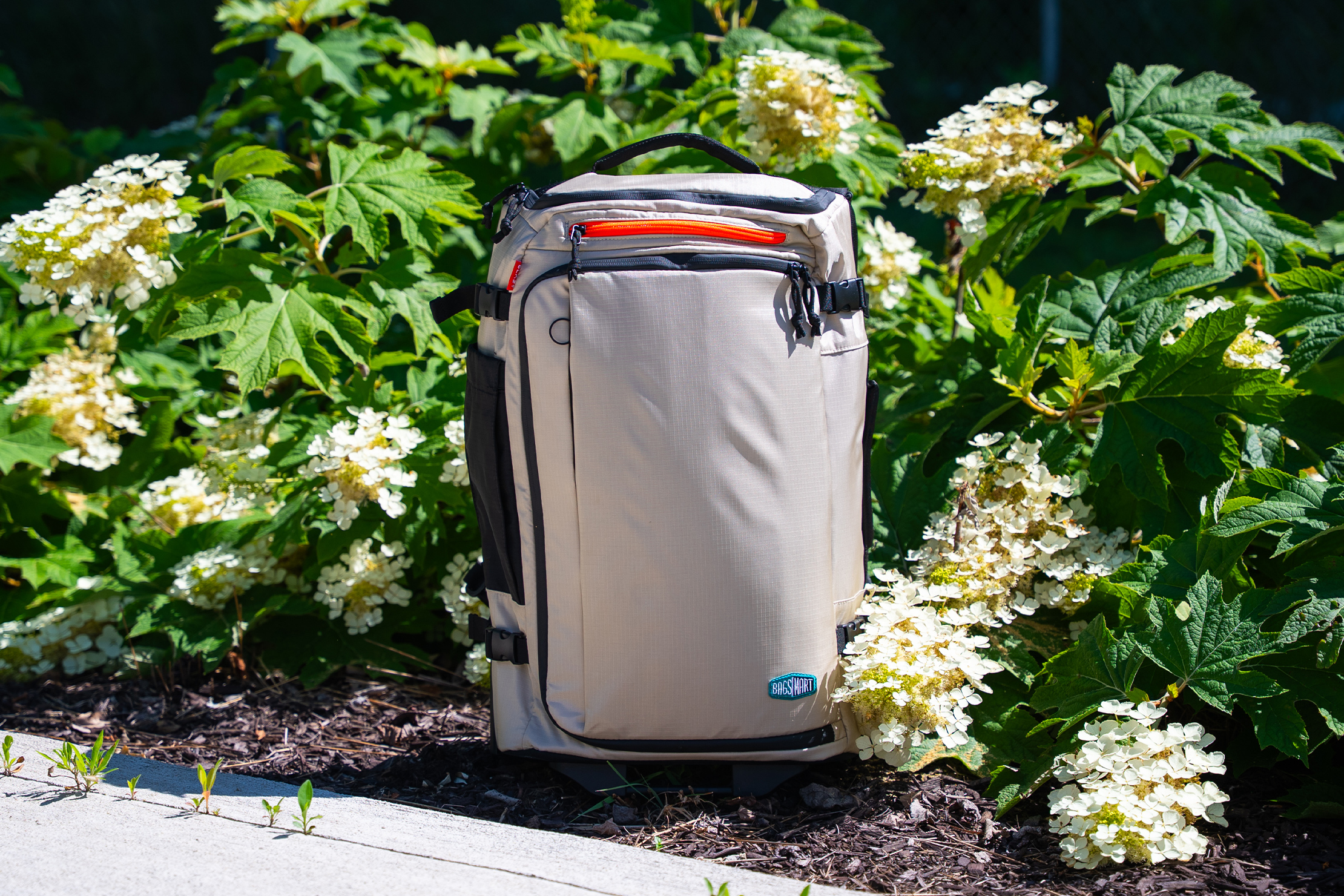 BAGSMART Blast 43L Roller Backpack Solo