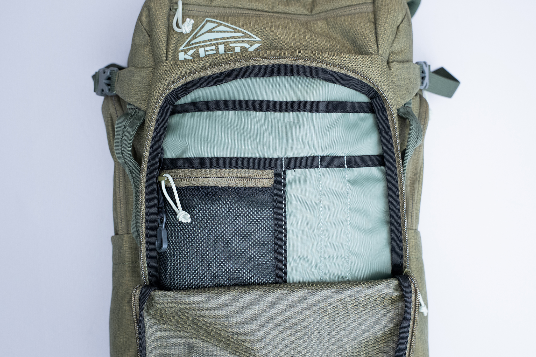 Kelty Redwing Traveler 30 Admin Panel