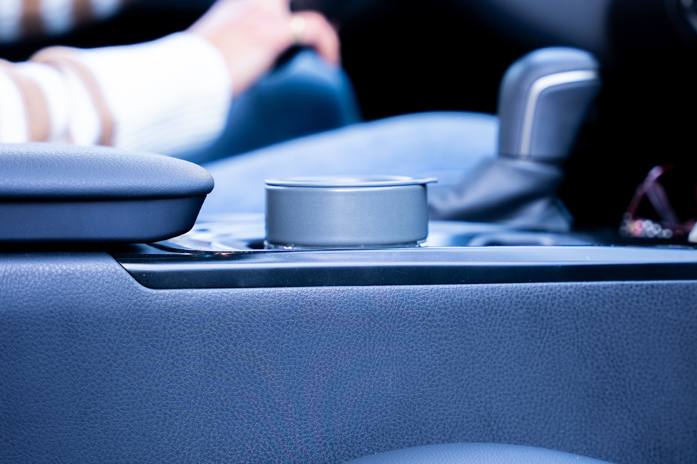 W&P Ceramic Mug Cup Holder