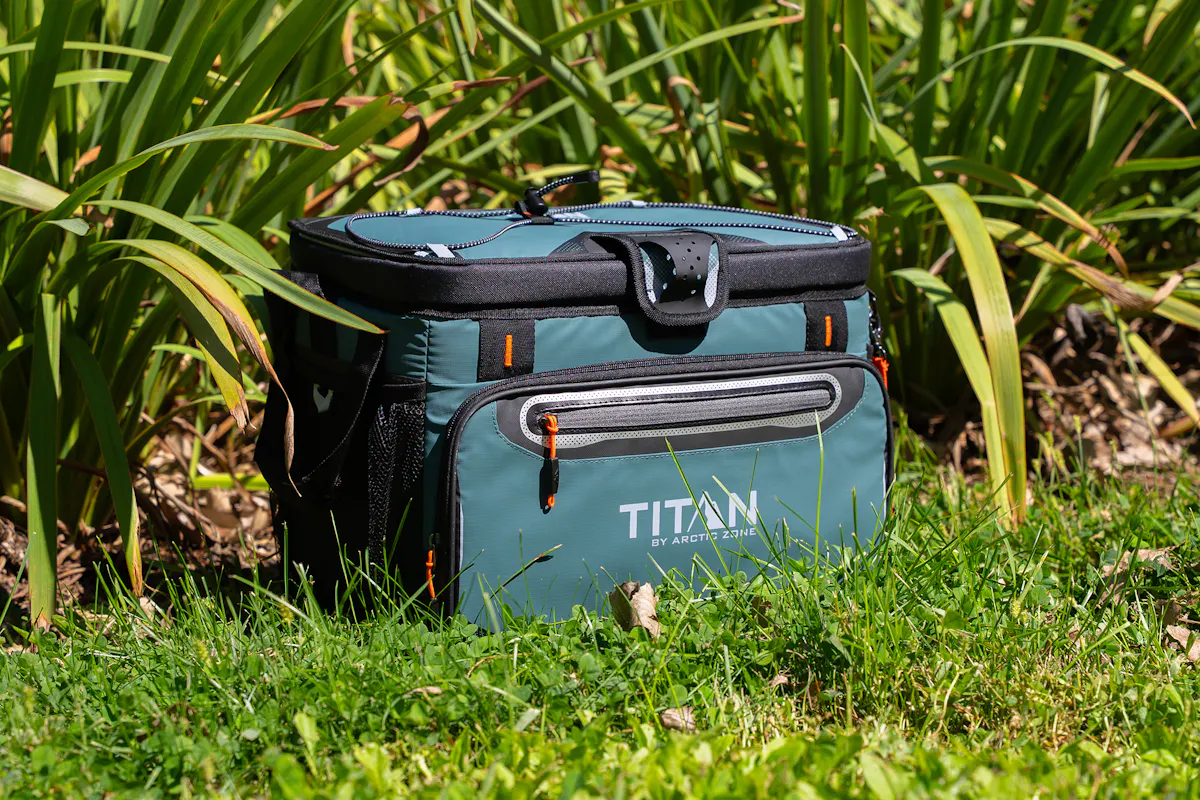 Titan by Arctic Zone 30 Can Zipperless HardBody Cooler Review