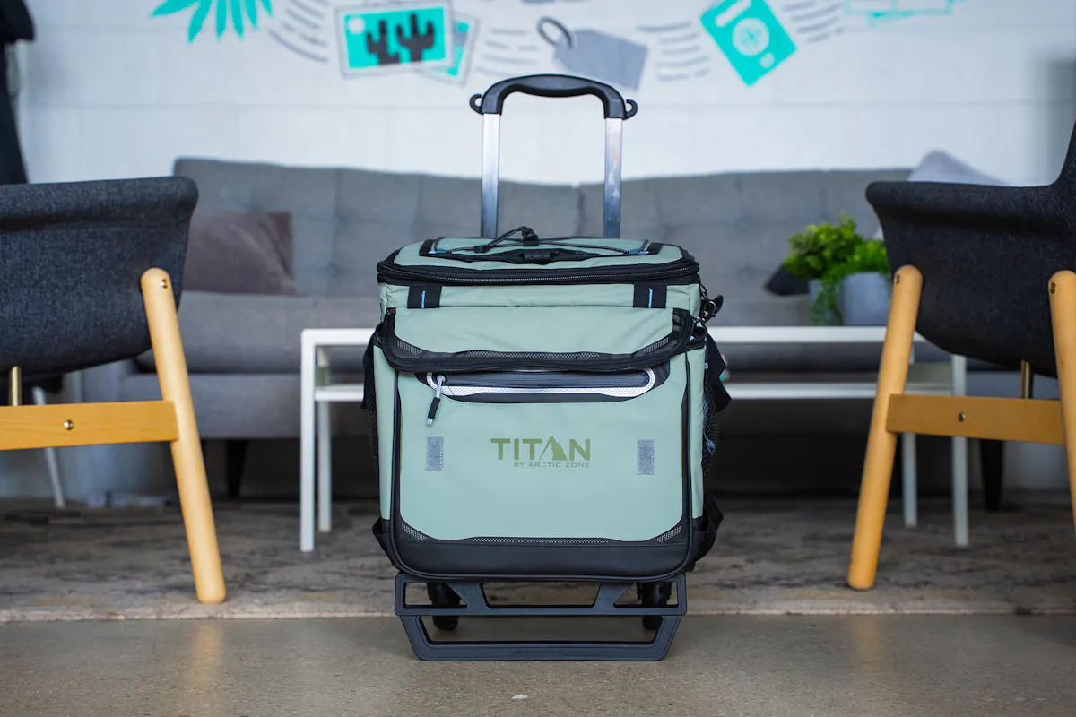 Tuulitastic　Rankin　ランキン Titan by Arctic Zone 60 (50+10) Can Wheeled Cooler | Pack Hacker