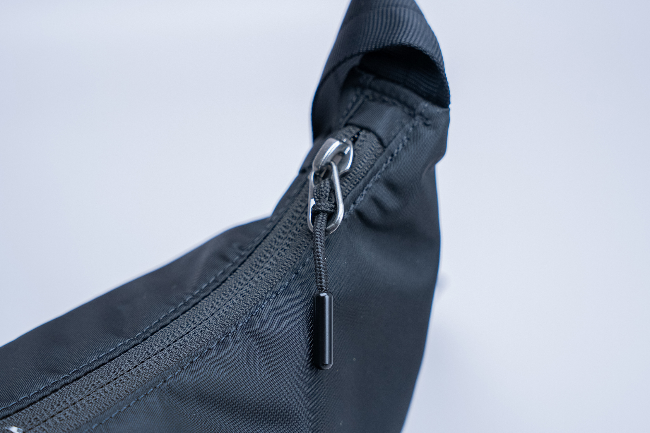 Bellroy Laneway Crescent Bag 2.5L Zipper