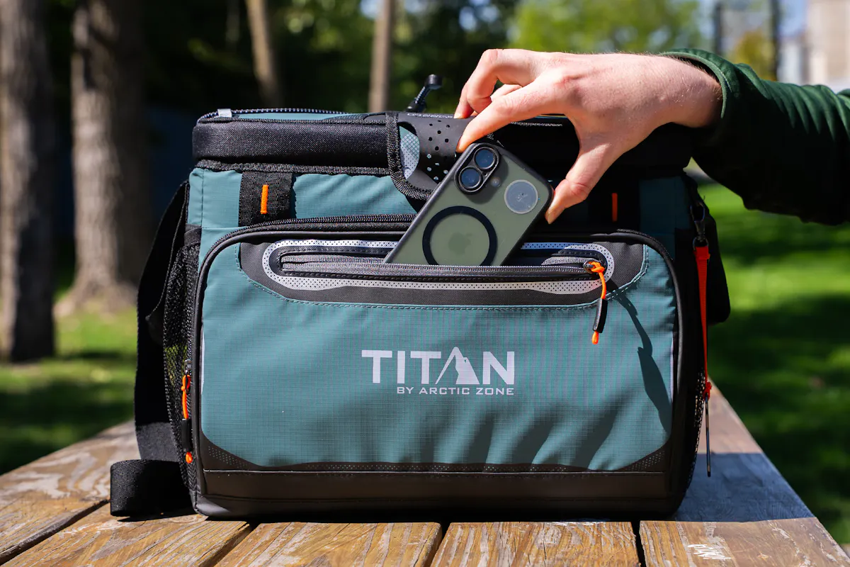 Titan by Arctic Zone 30 Can Zipperless HardBody Cooler Review
