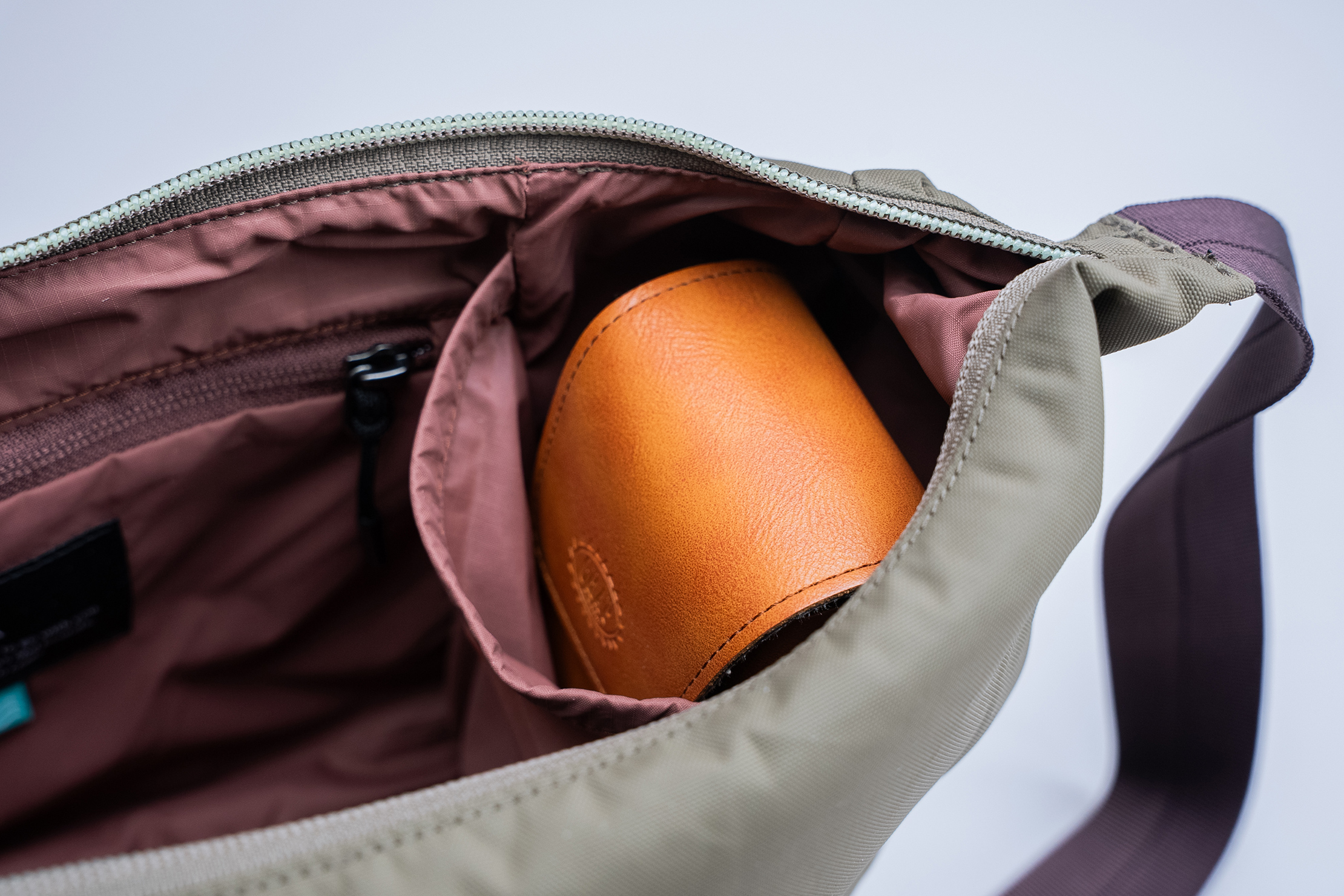 Bellroy Laneway Crescent Bag 7L Inside Slip Pocket