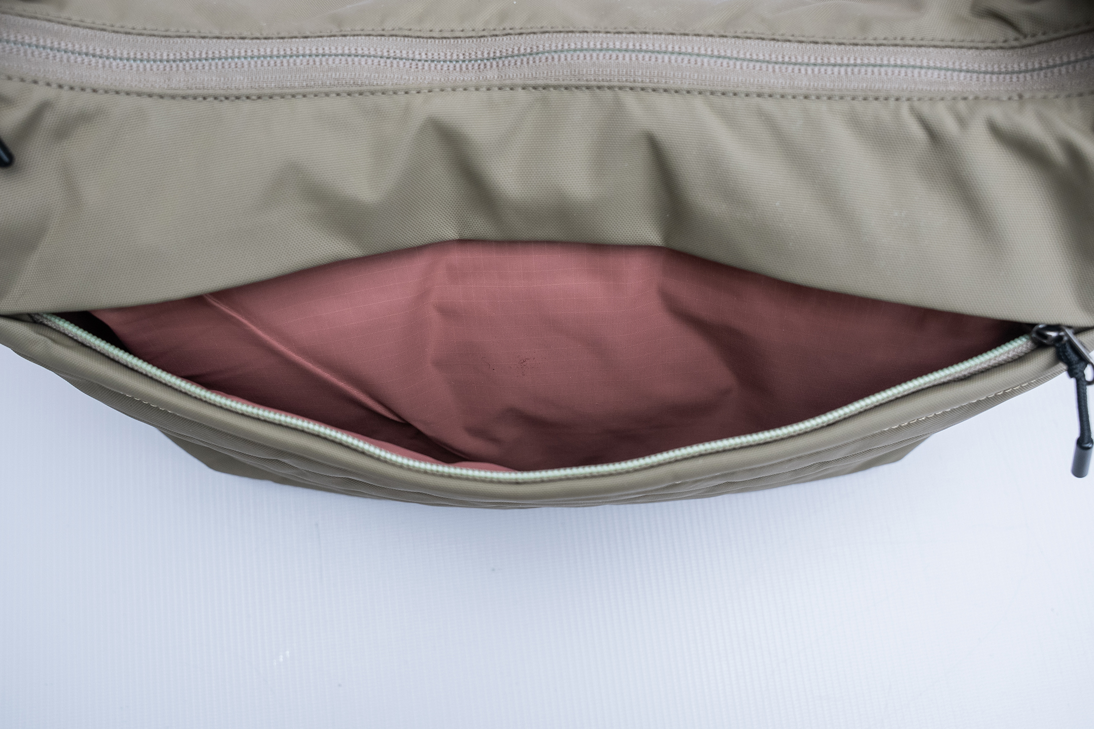 Bellroy Laneway Crescent Bag 7L Pocket