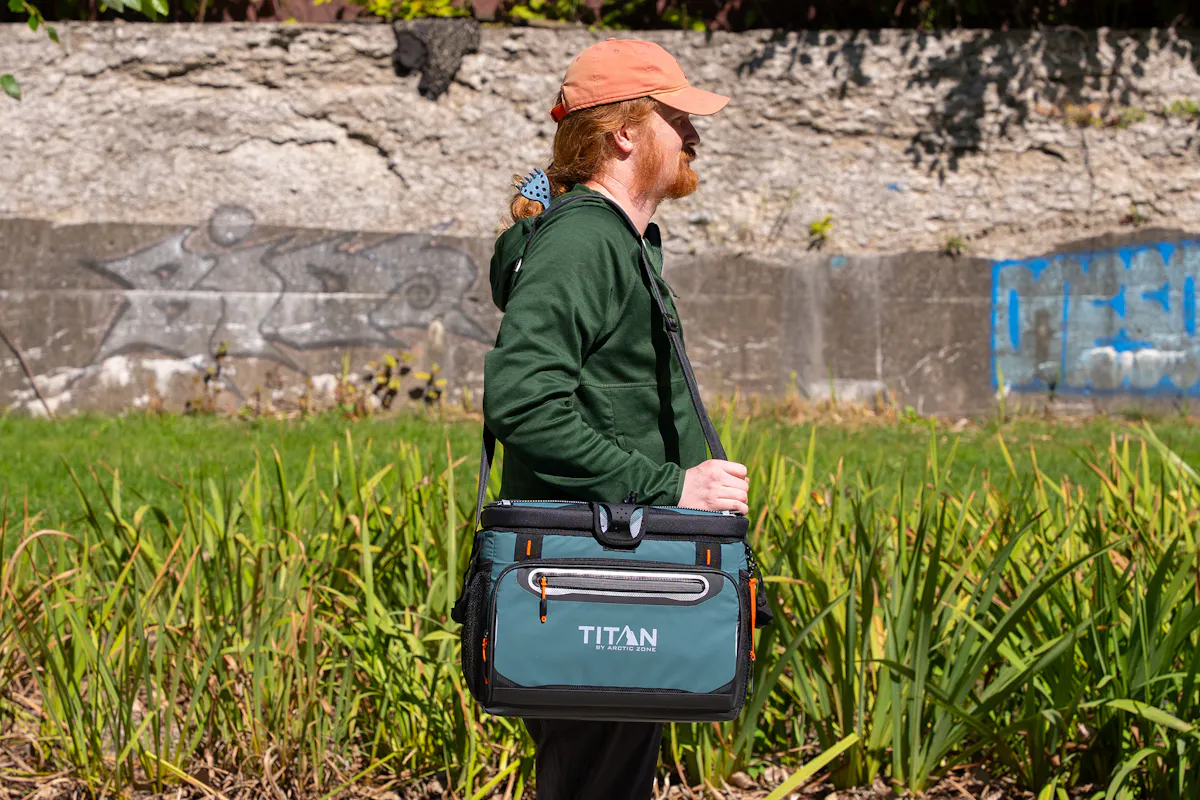 Titan by Arctic Zone 30 Can Zipperless HardBody Cooler Review