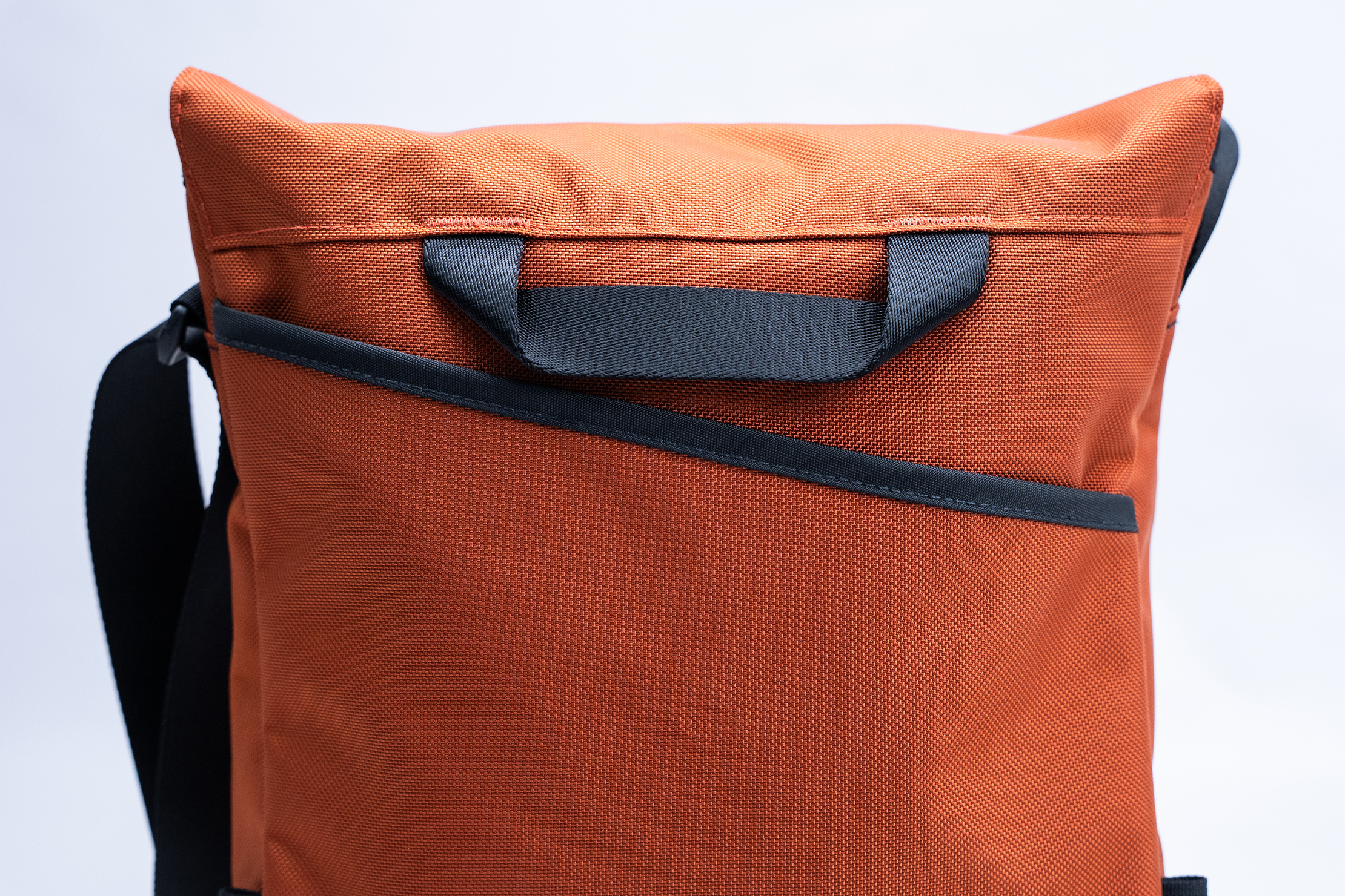 TOM BIHN Medium Cafe Bag Back Pocket