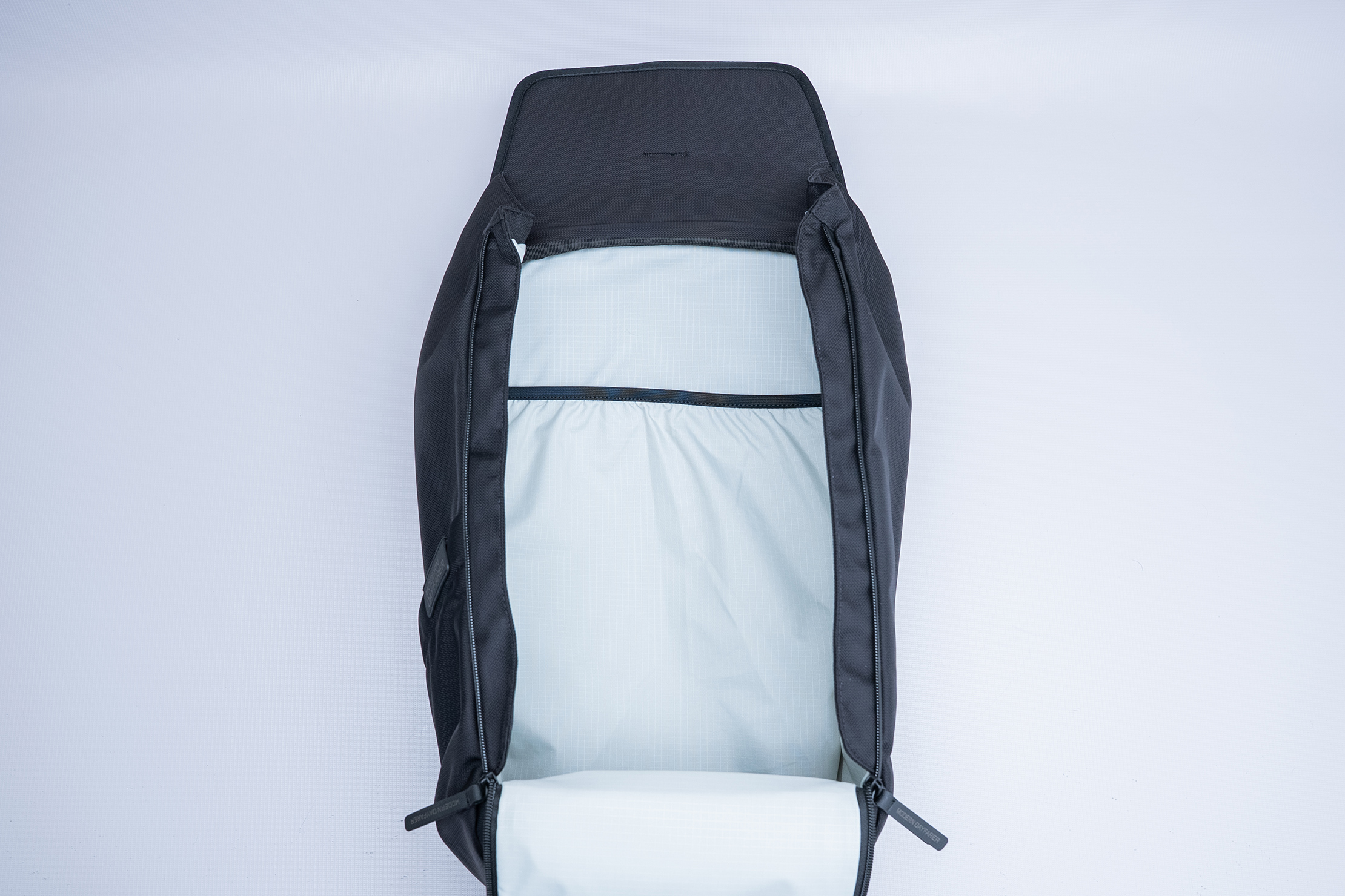 新品未開封 MODERN DAYFARER バックパック DAYFARER V2 Backpack