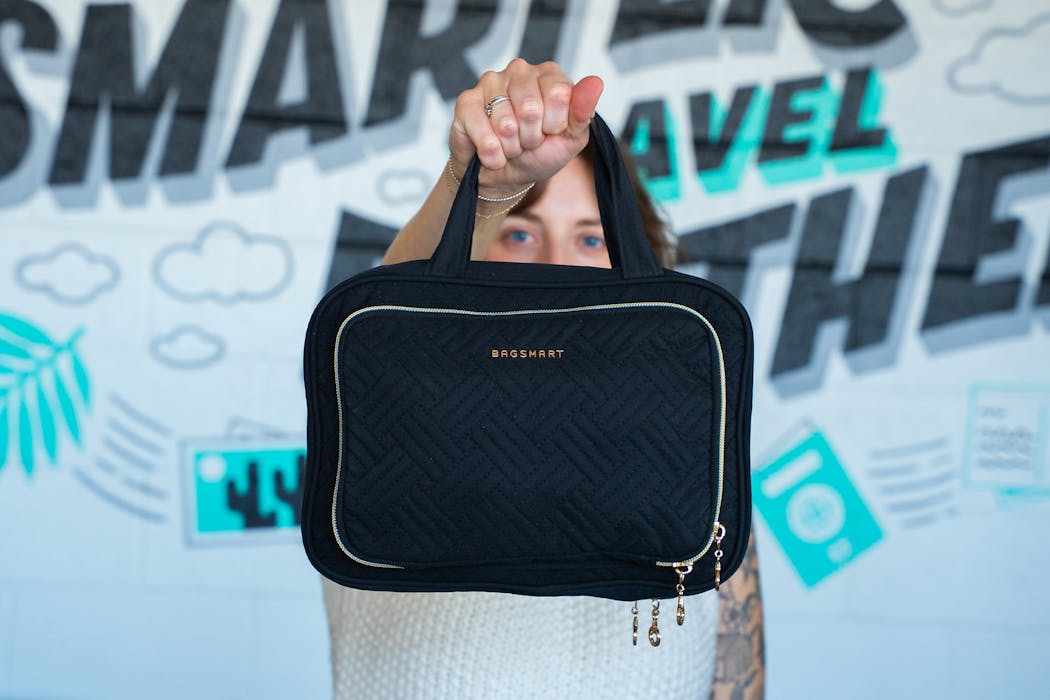 BAGSMART Space Saver Pro Bonchemin Hanging Toiletry Bag Review