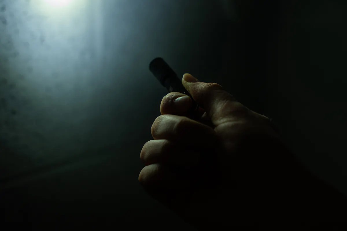 OLIGHT i3E EOS Keychain Flashlight In Use