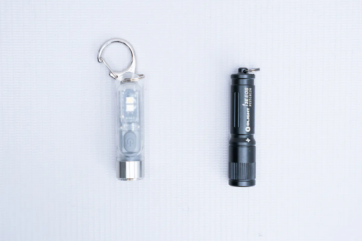 OLIGHT i3E EOS Keychain Flashlight Comparison
