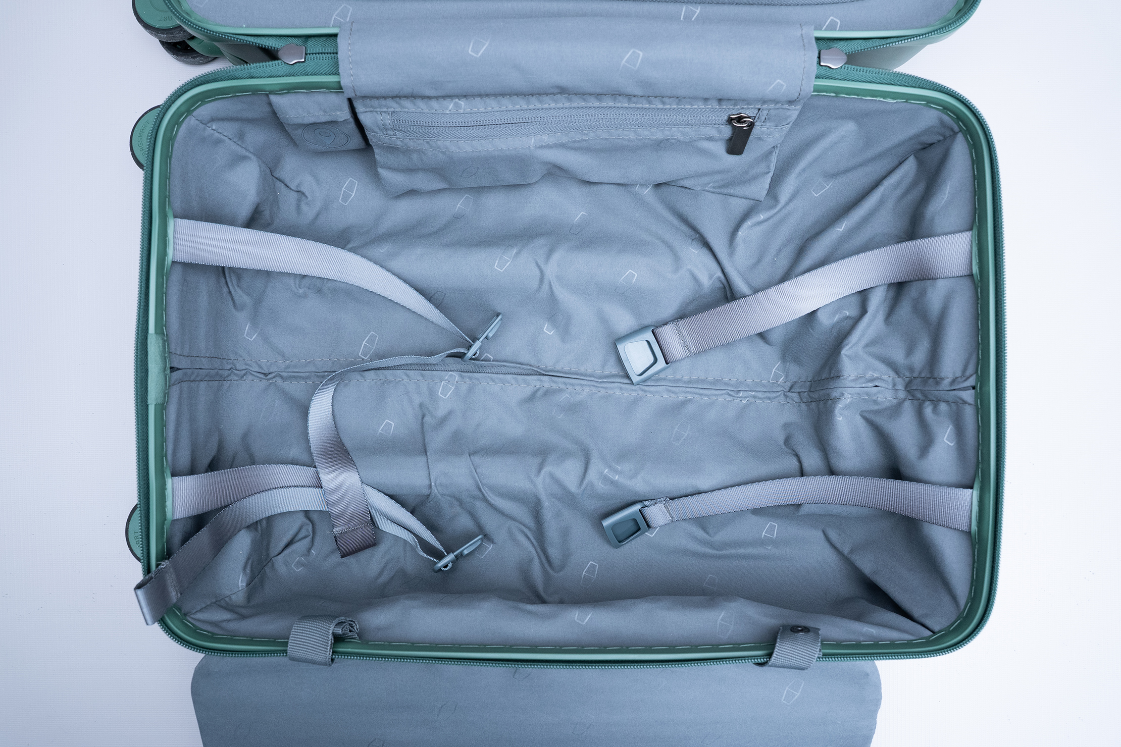 BAGSMART Getaway 19″ Carry-On Empty