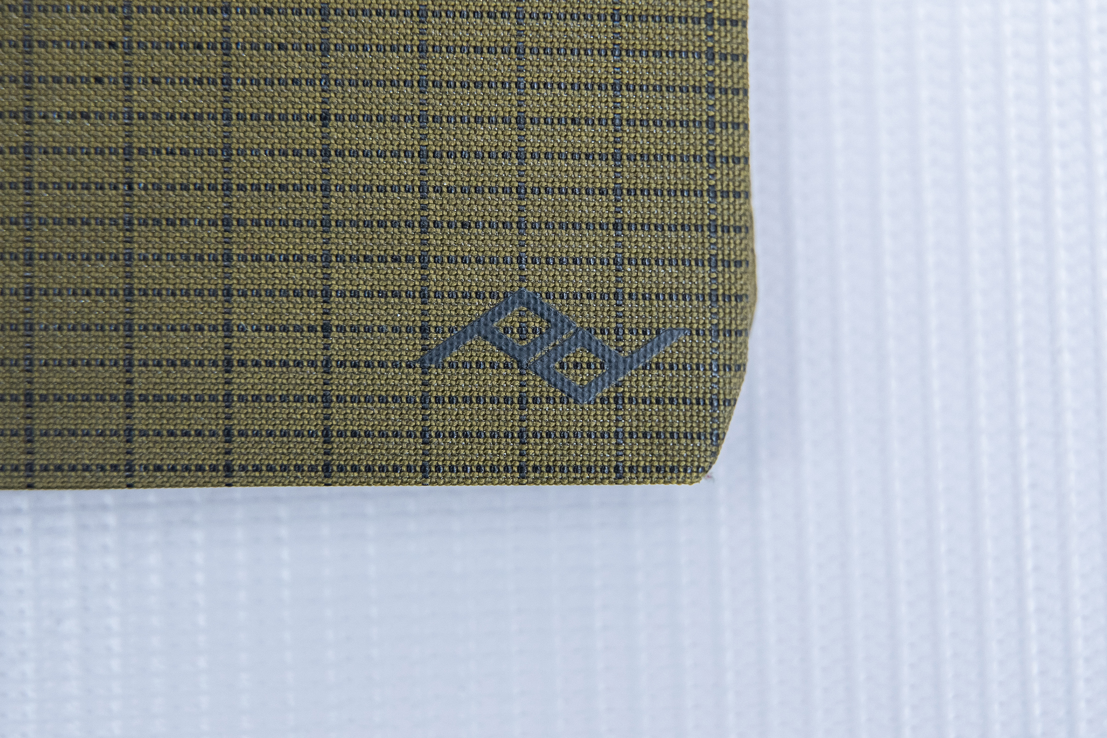 Peak Design Everyday Billfold Wallet Logo