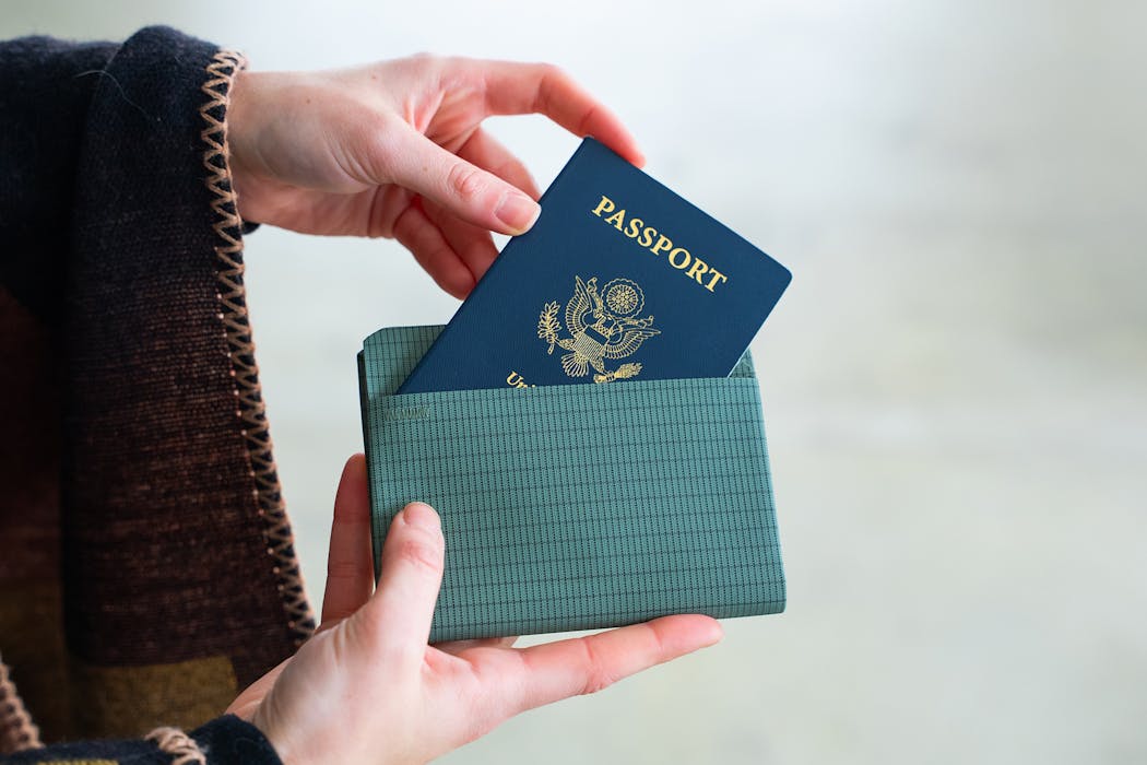 Peak Design Passport Wallet Review