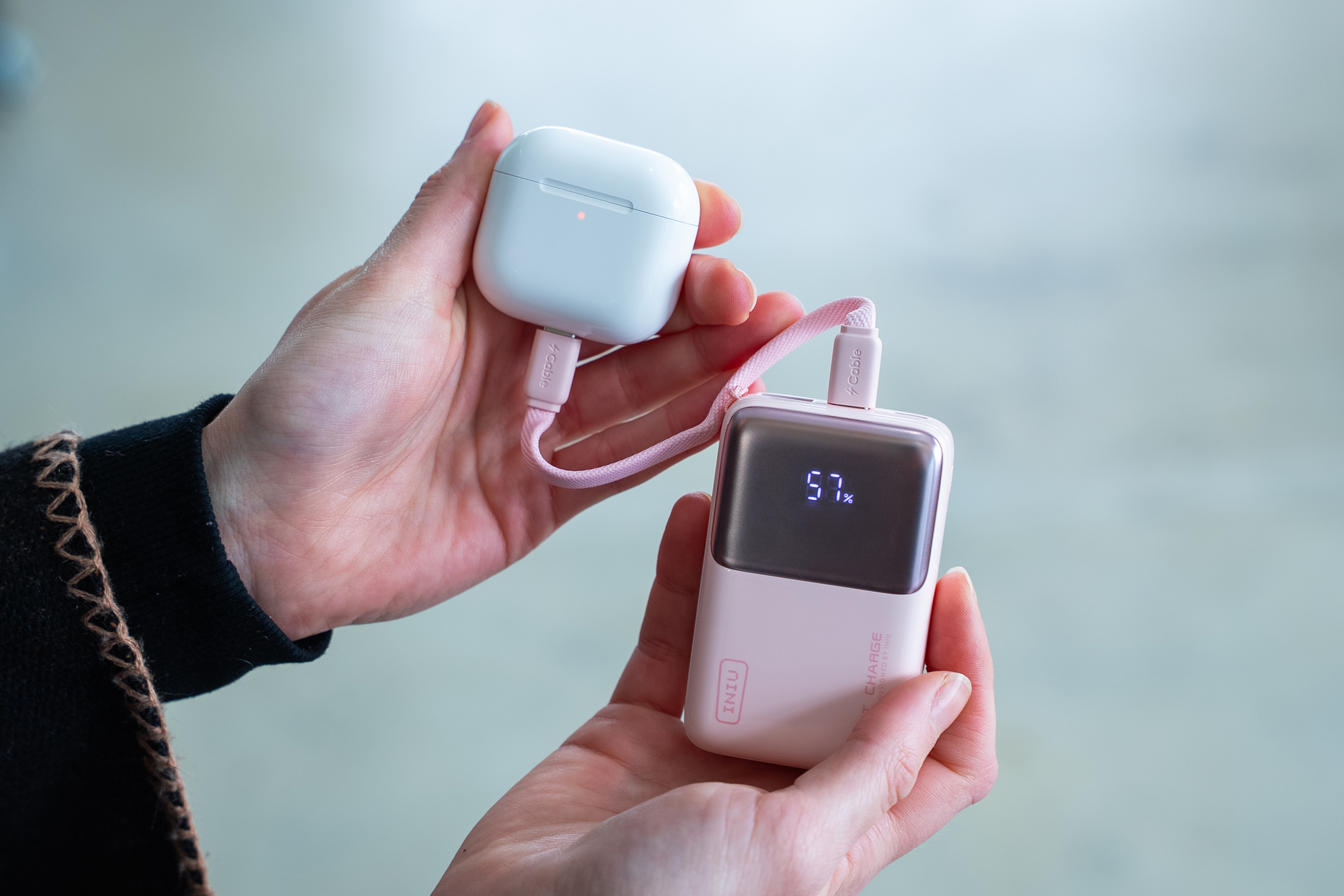 INIU Carry P50-E1 Power Bank In Use