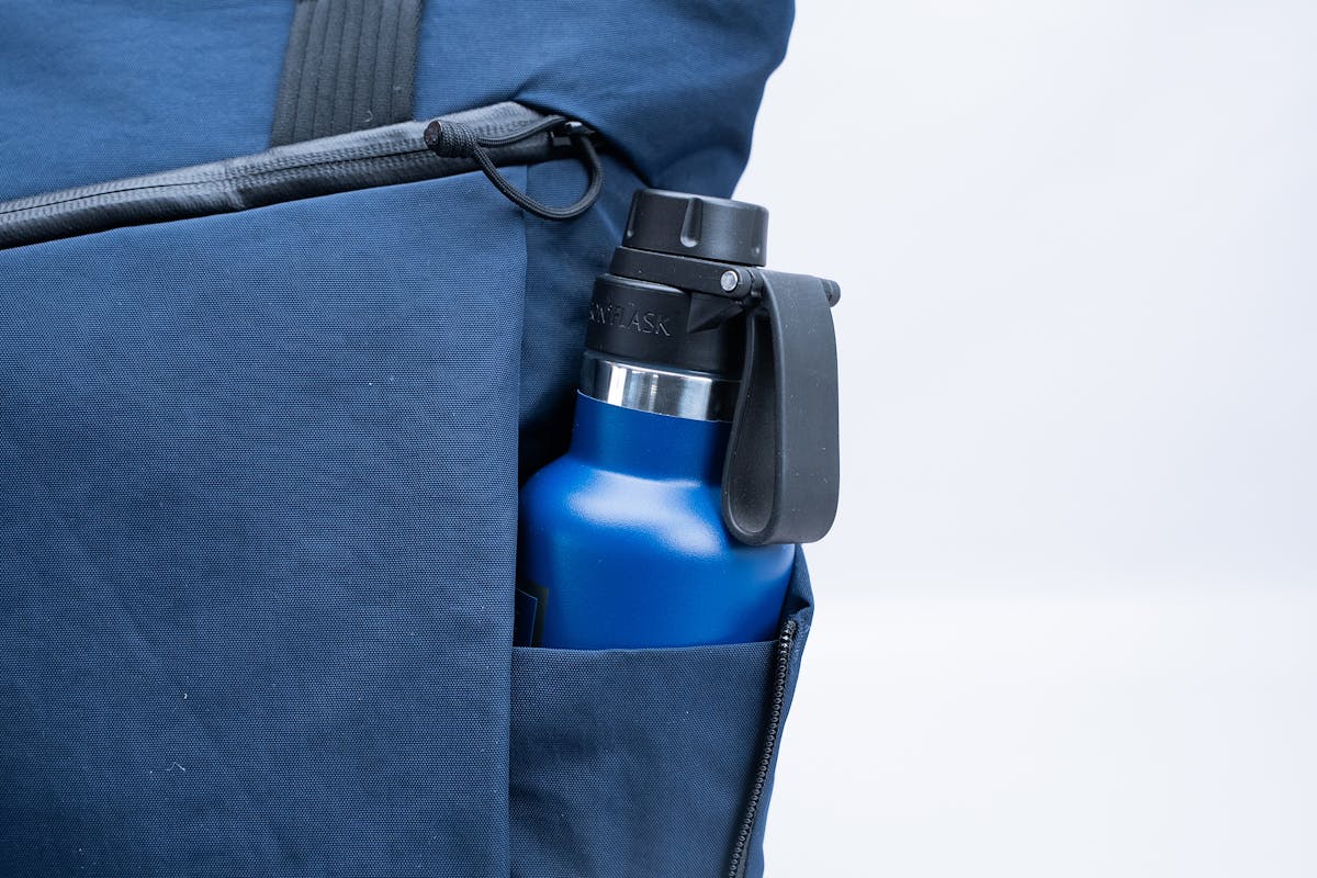 ALPAKA Flow Totepack Water Bottle