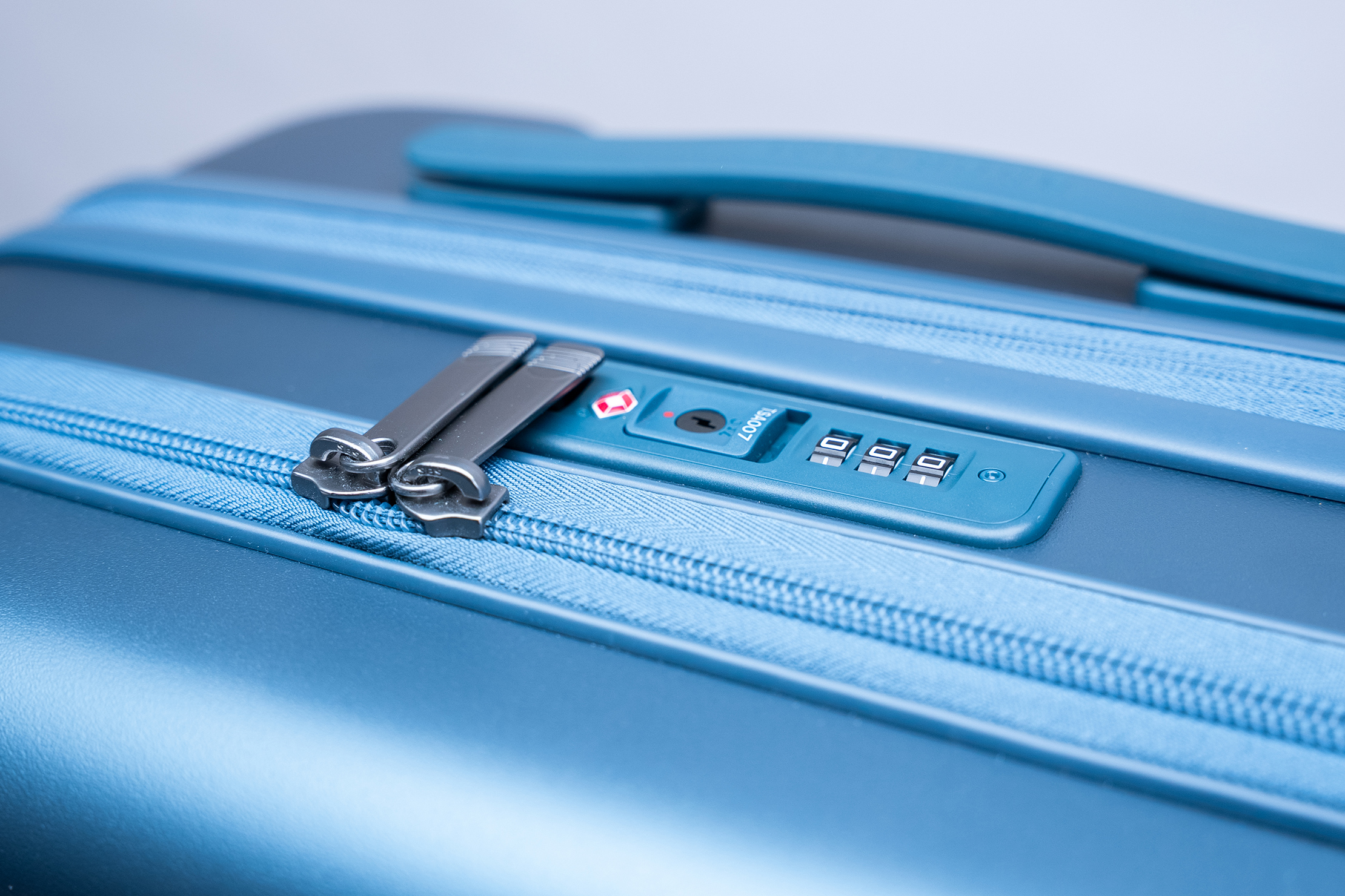 BAGSMART Getaway 20” Carry-on Front-Opening Lock