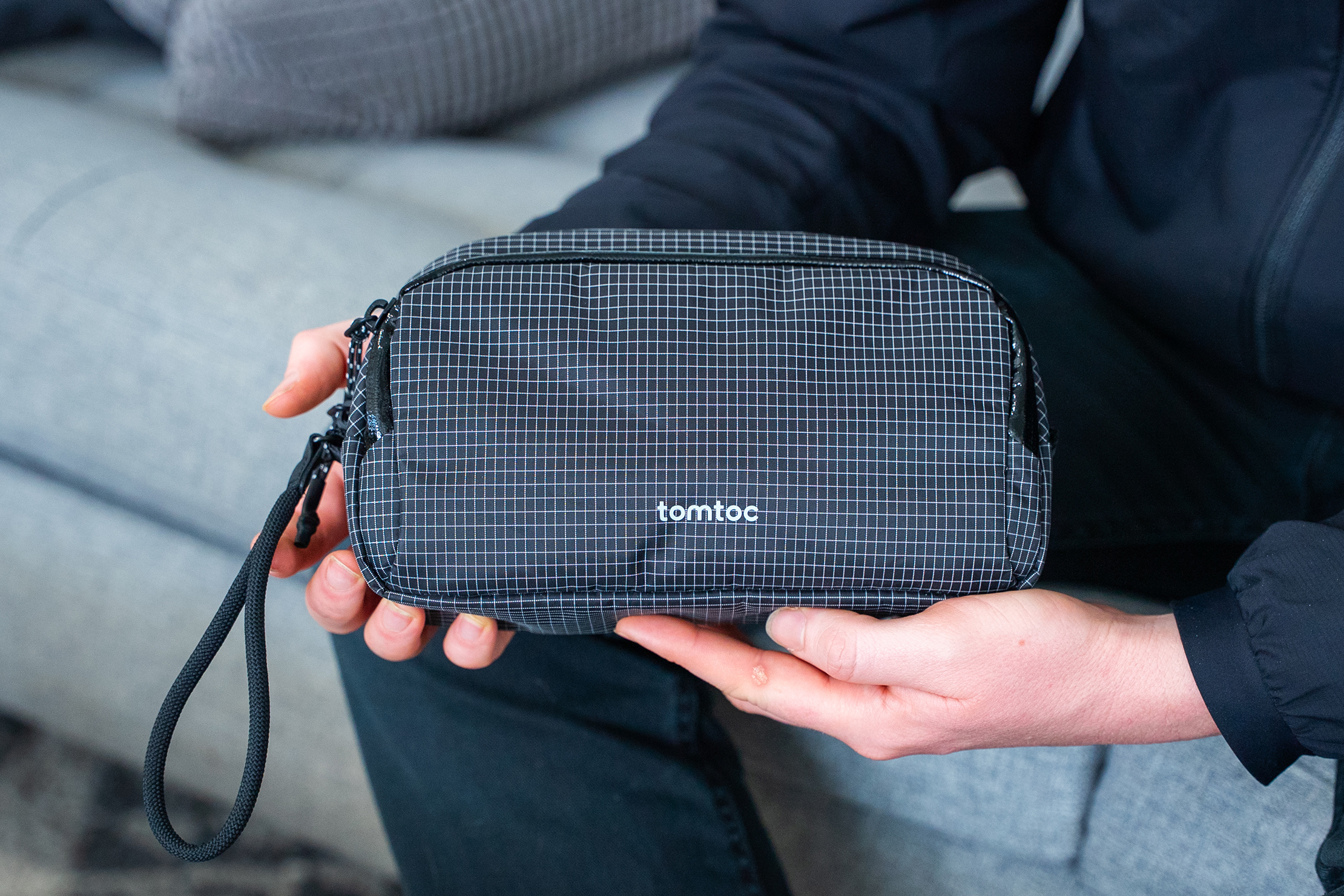 tomtoc Light-T12 Electronic Accessory Pouch M Palm