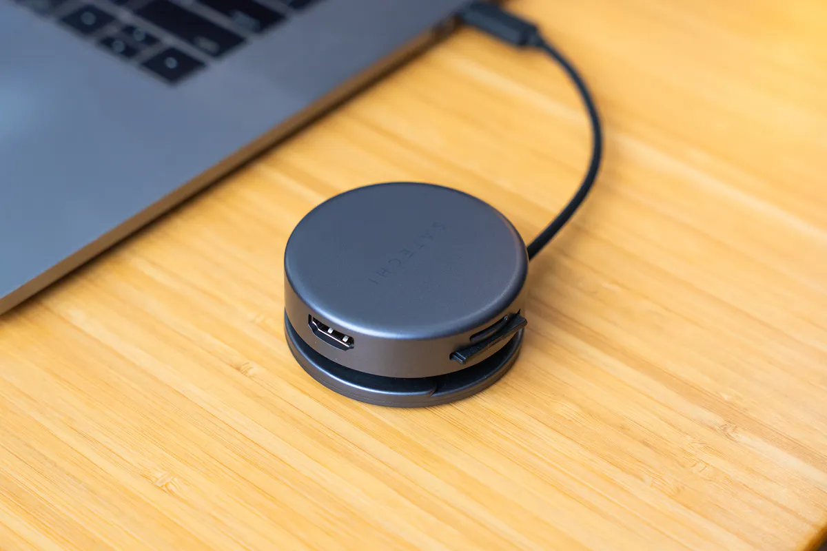 Satechi OntheGo 7-in-1 Multiport Adapter Review | Pack Hacker