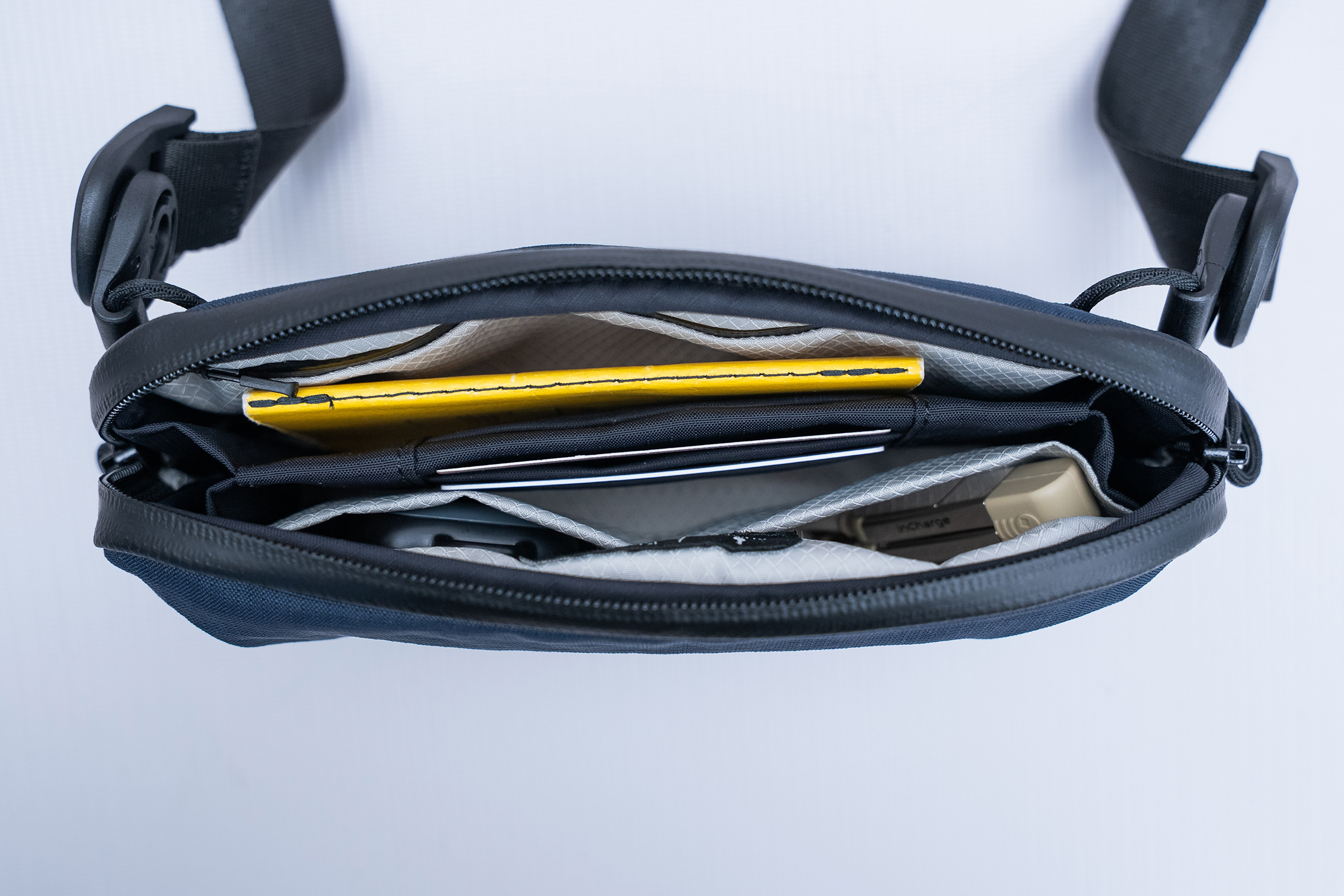 ALPAKA Flight Pouch Pro Stuffed