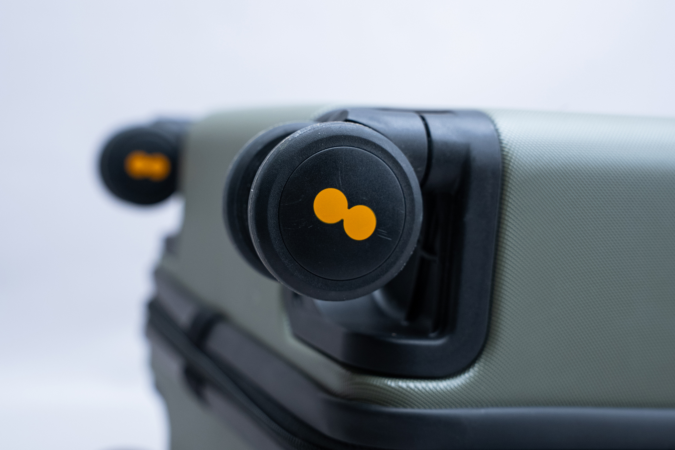 LEVEL8 Voyageur Carry-On 20'' Wheels