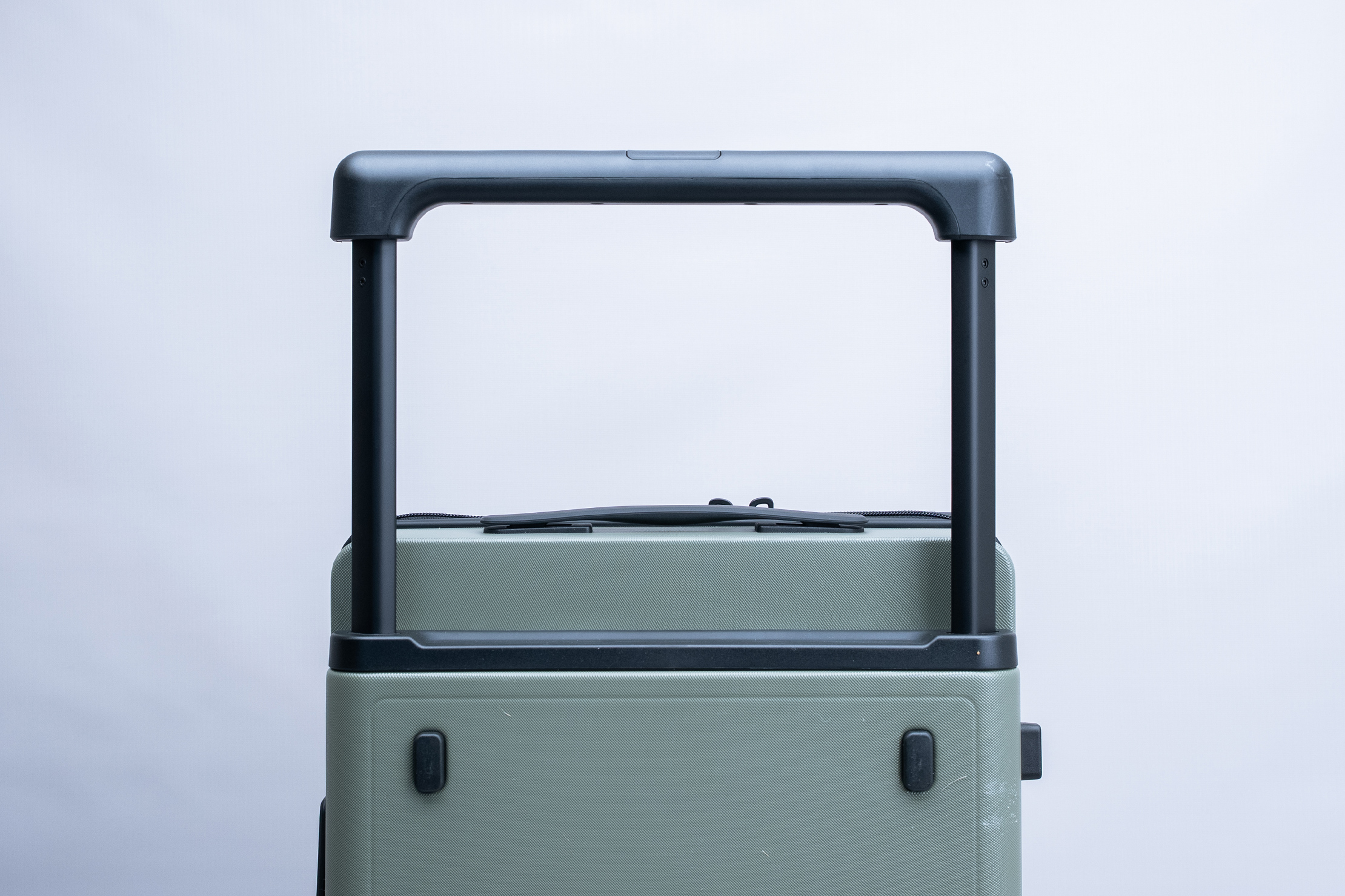 LEVEL8 Voyageur Carry-On 20'' Handle