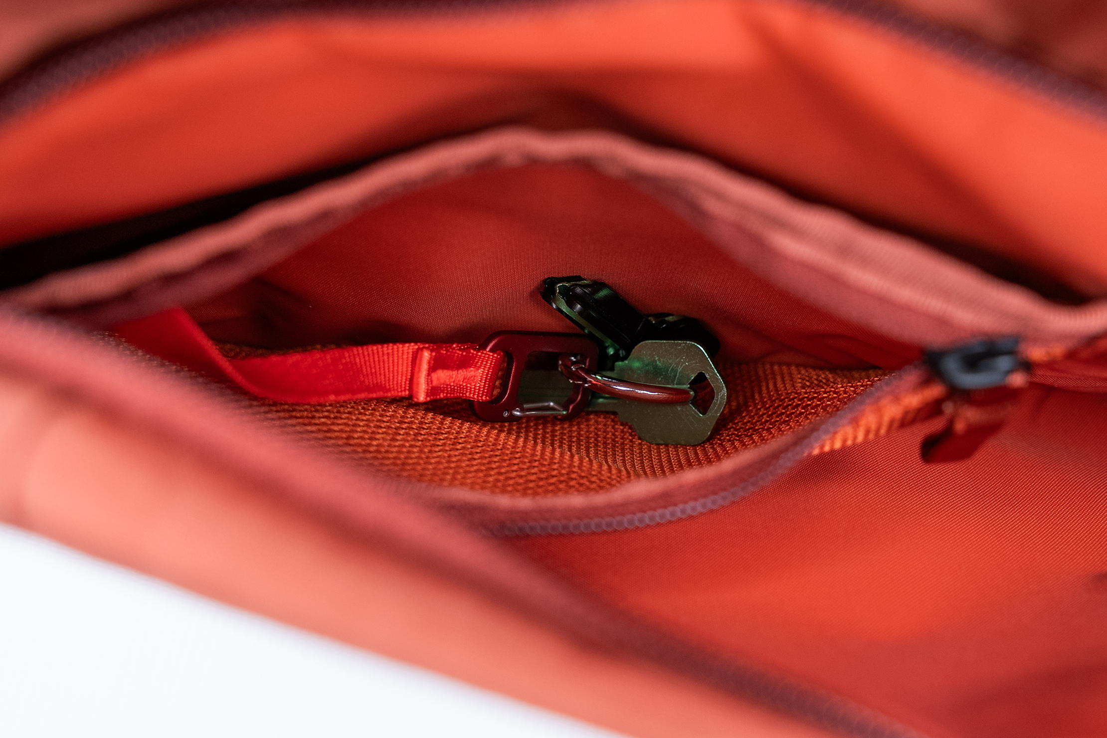 Pakt MODE Shoulder Bag 12L Keys