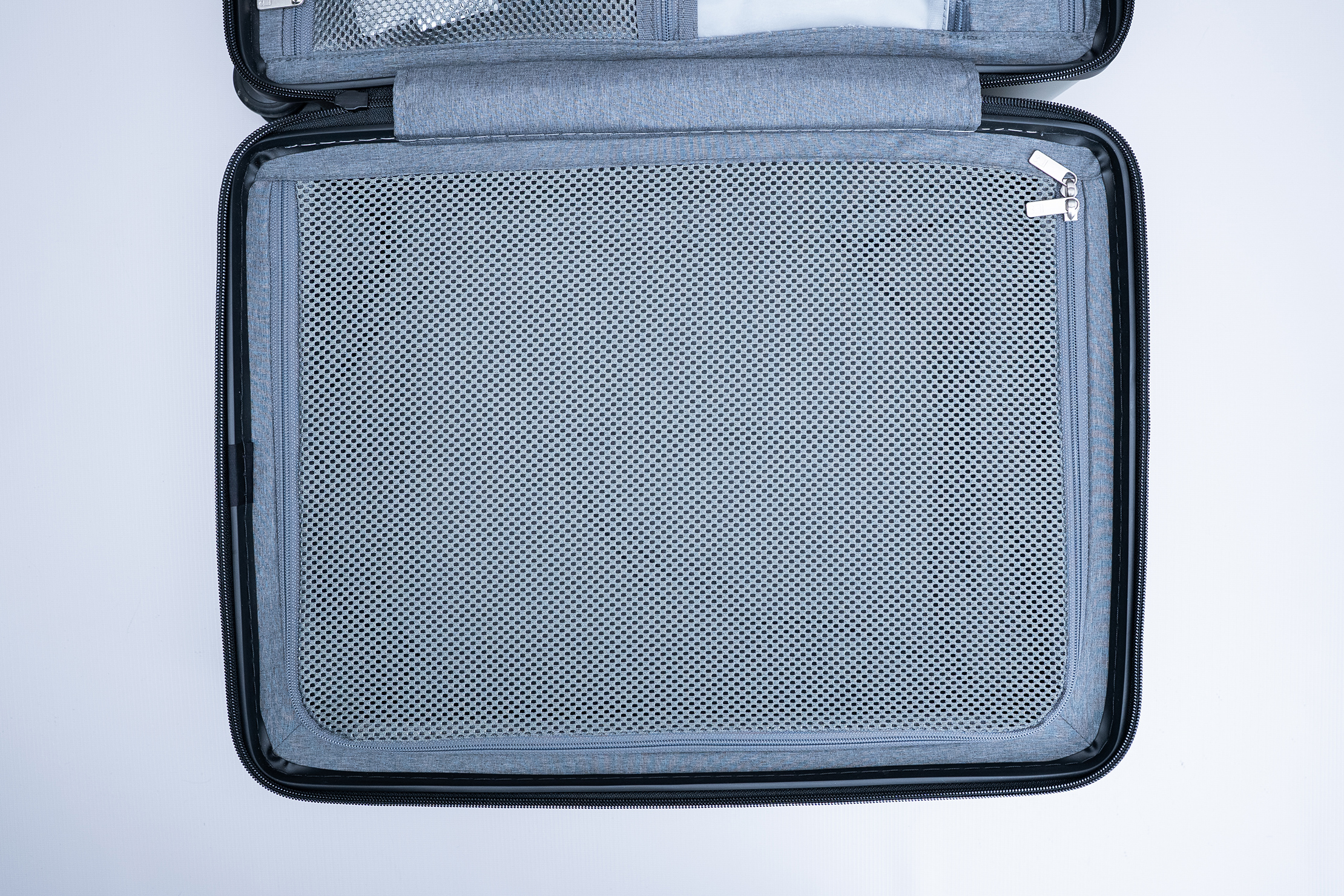 LEVEL8 Voyageur Carry-On 20'' Mesh Cover