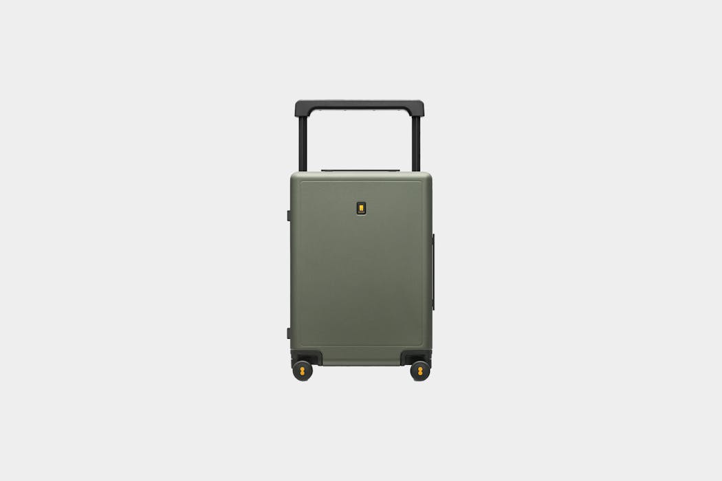 LEVEL8 Voyageur Carry-On 20”
