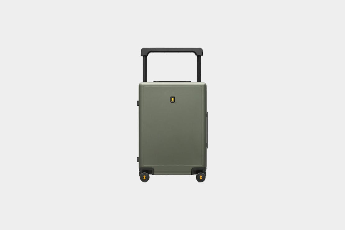 LEVEL8 Voyageur Carry-On 20”