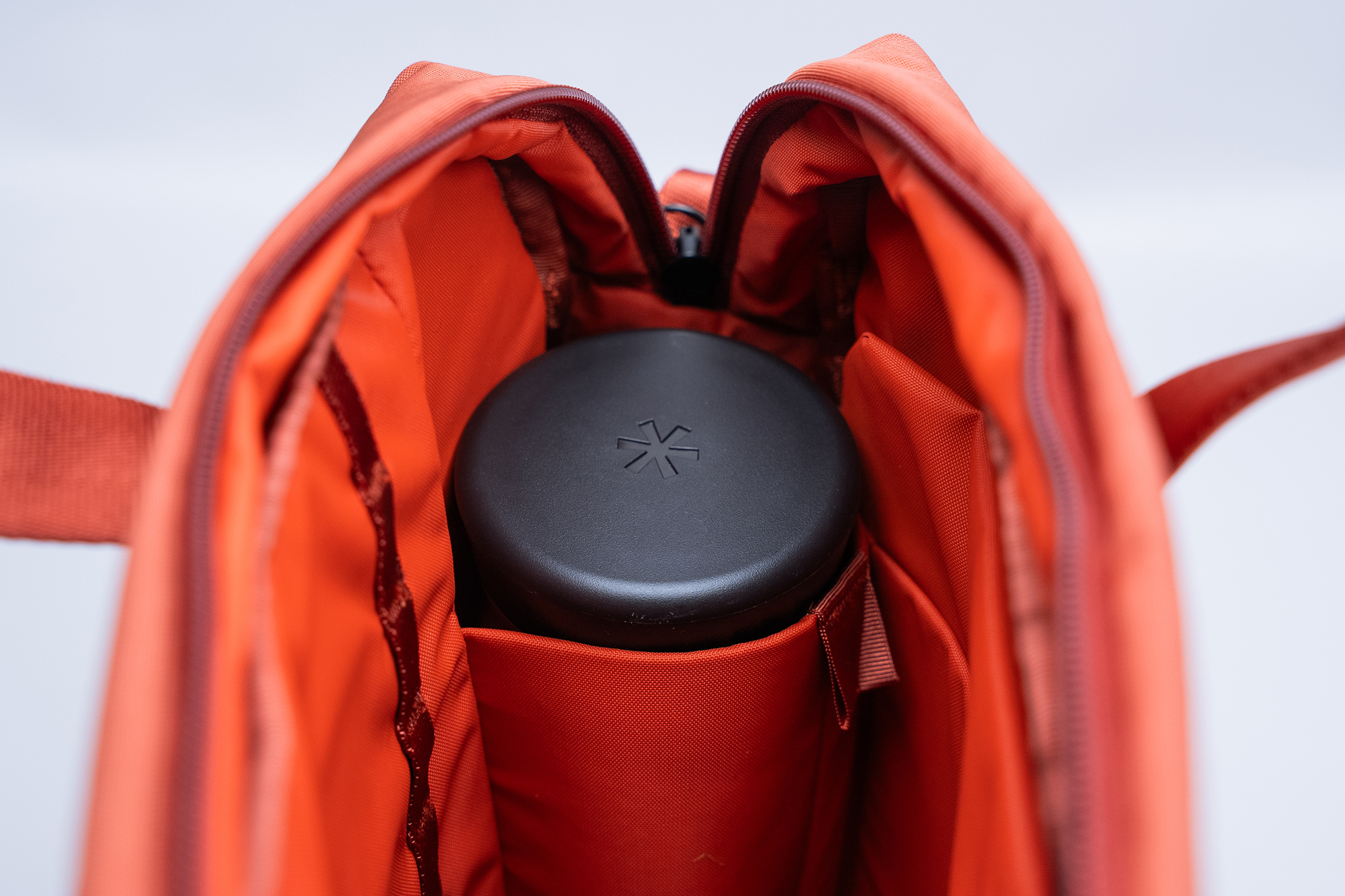 Pakt MODE Shoulder Bag 12L Water Bottle Pocket