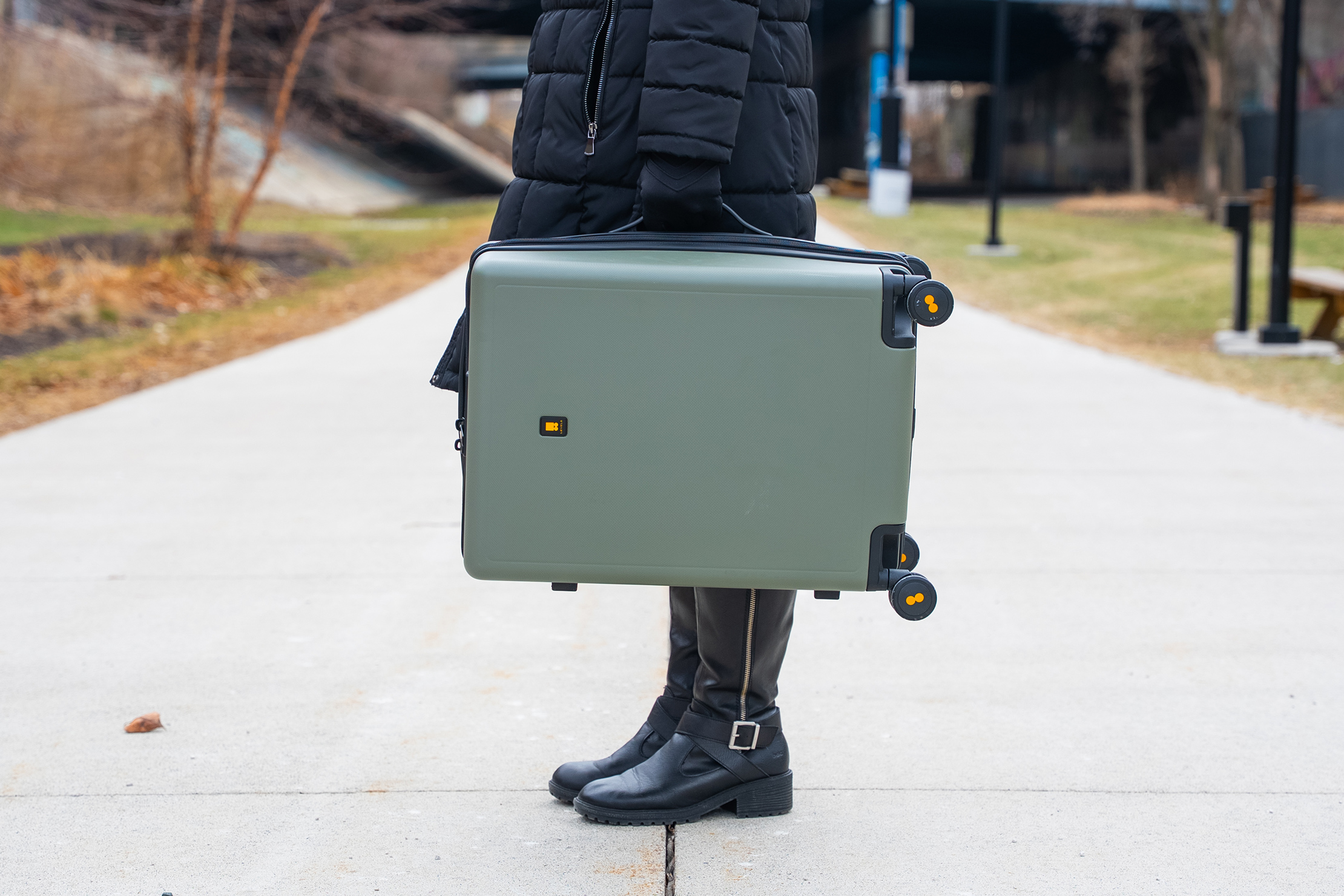 LEVEL8 Voyageur Carry-On 20'' side handle