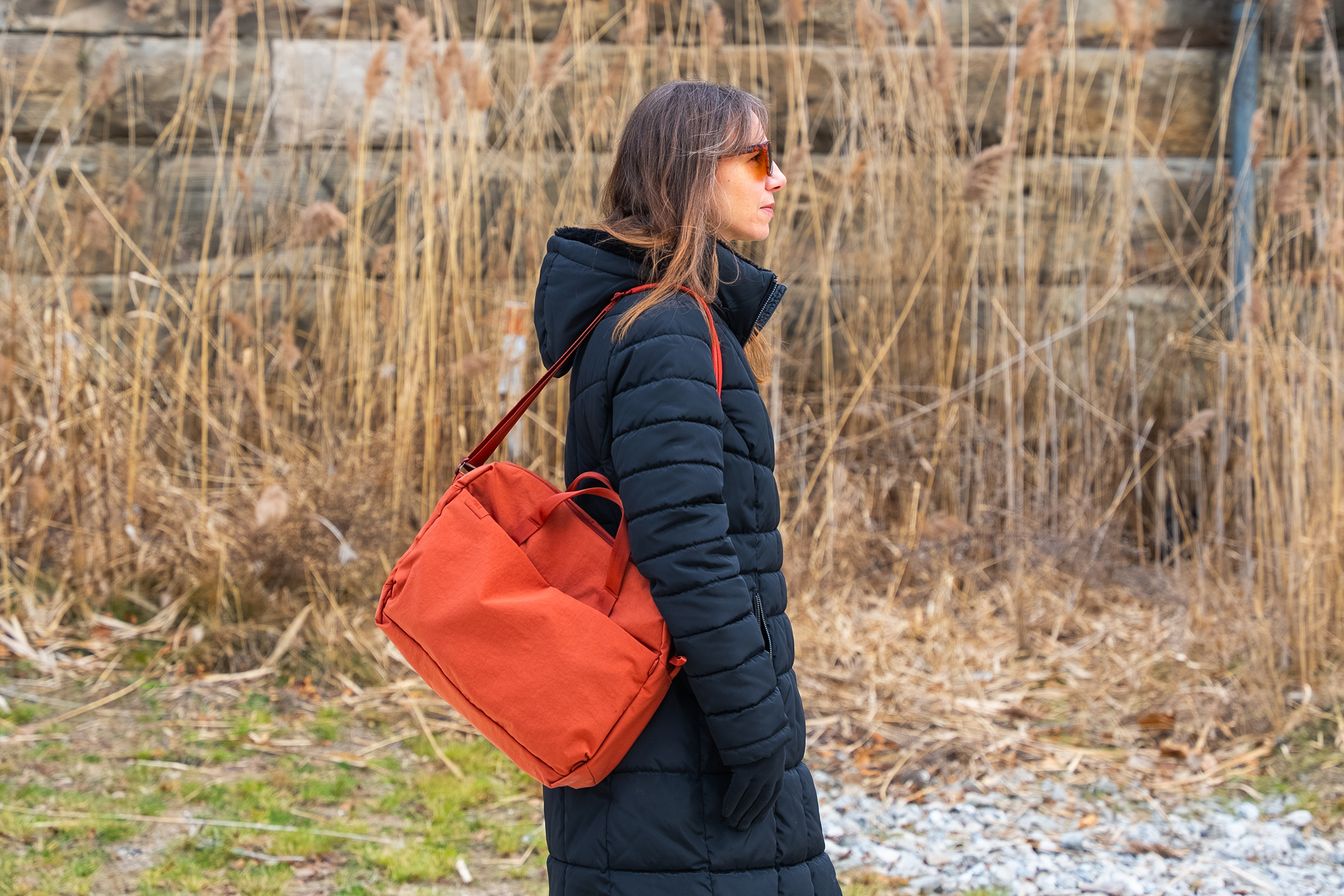 Pakt MODE Shoulder Bag 12L Side