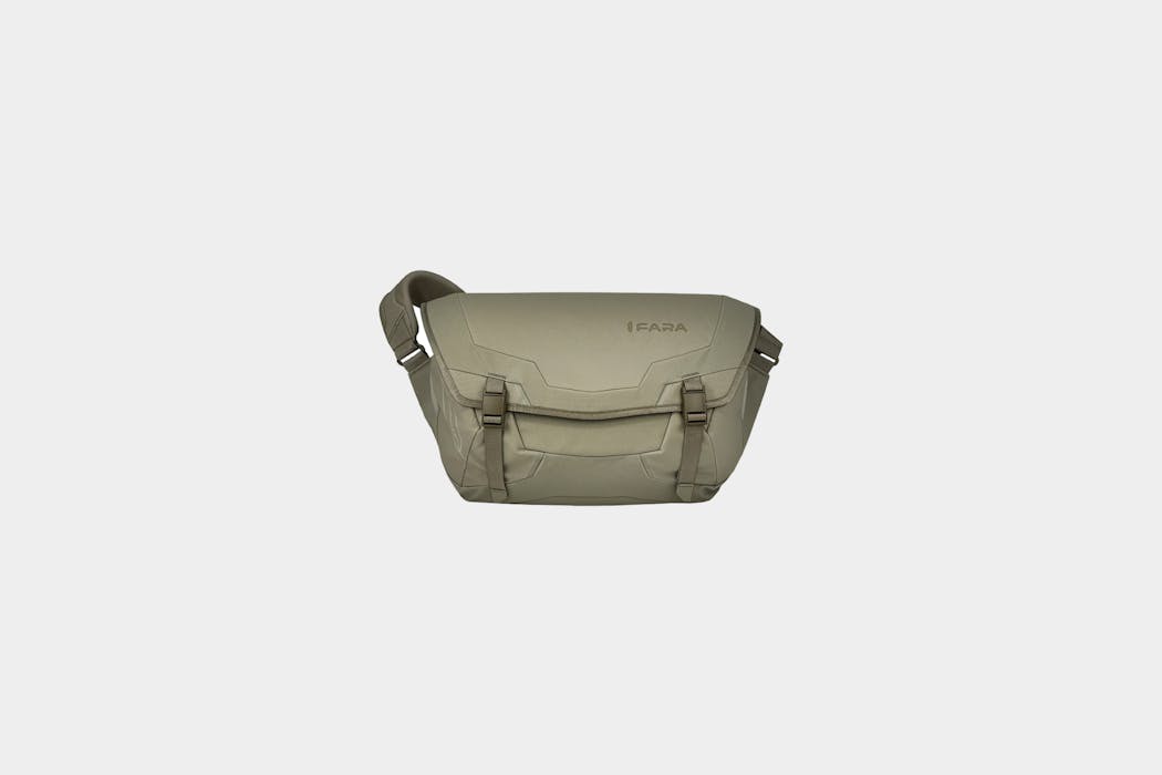 FARA RĀVEN 12L Messenger Bag