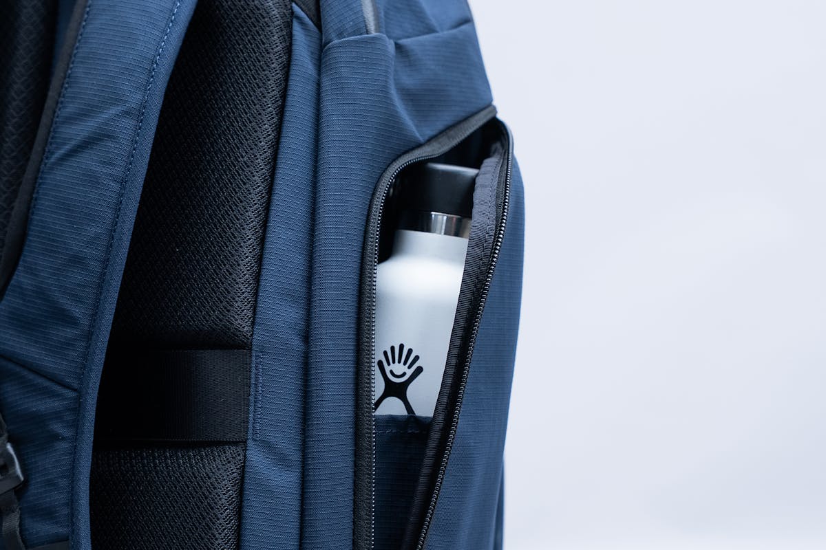 ALPAKA Traverse Backpack (30L) Water Bottle Pocket