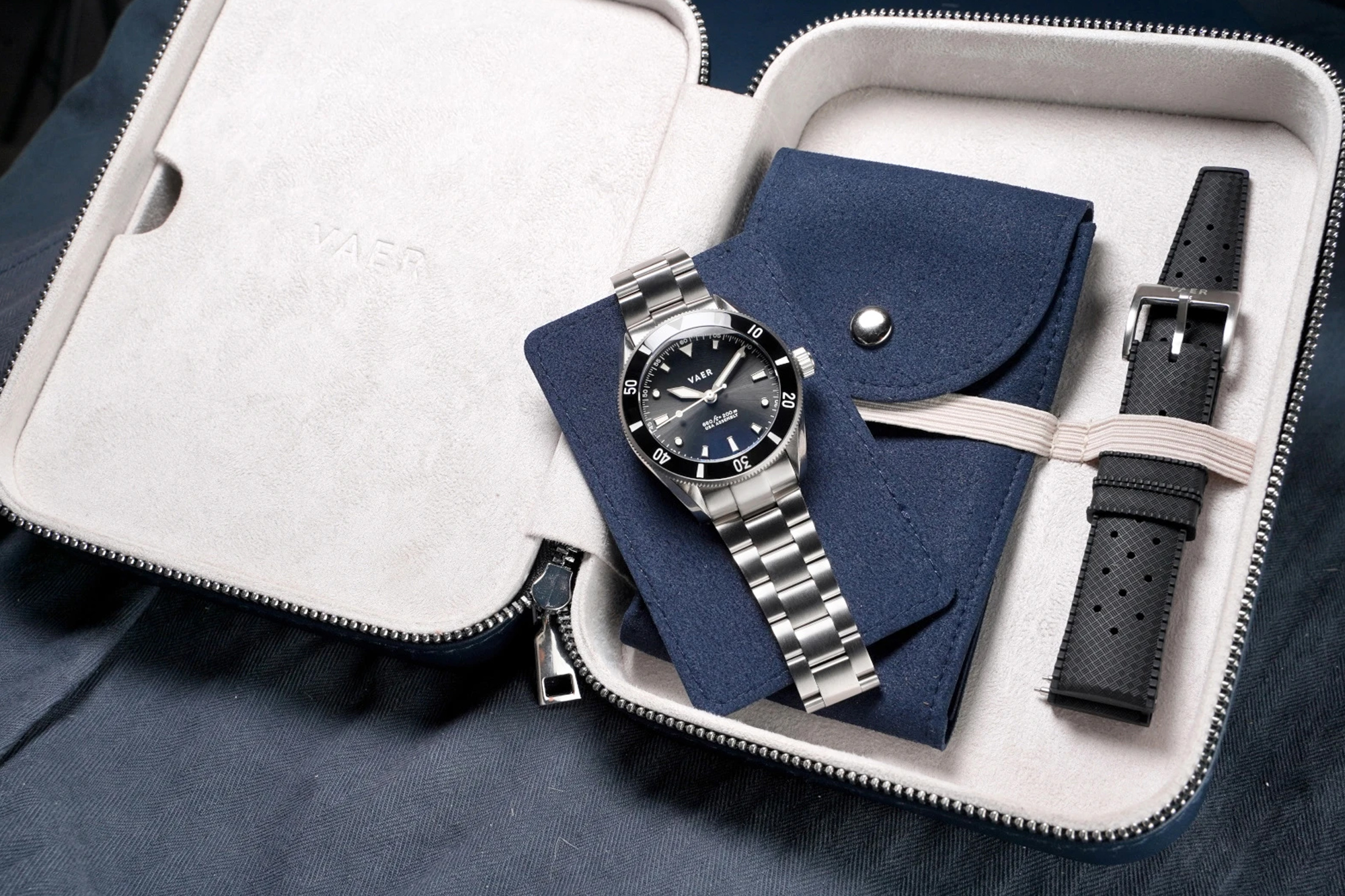 Vaer Watches D4 MB 39 Zipper Pouch